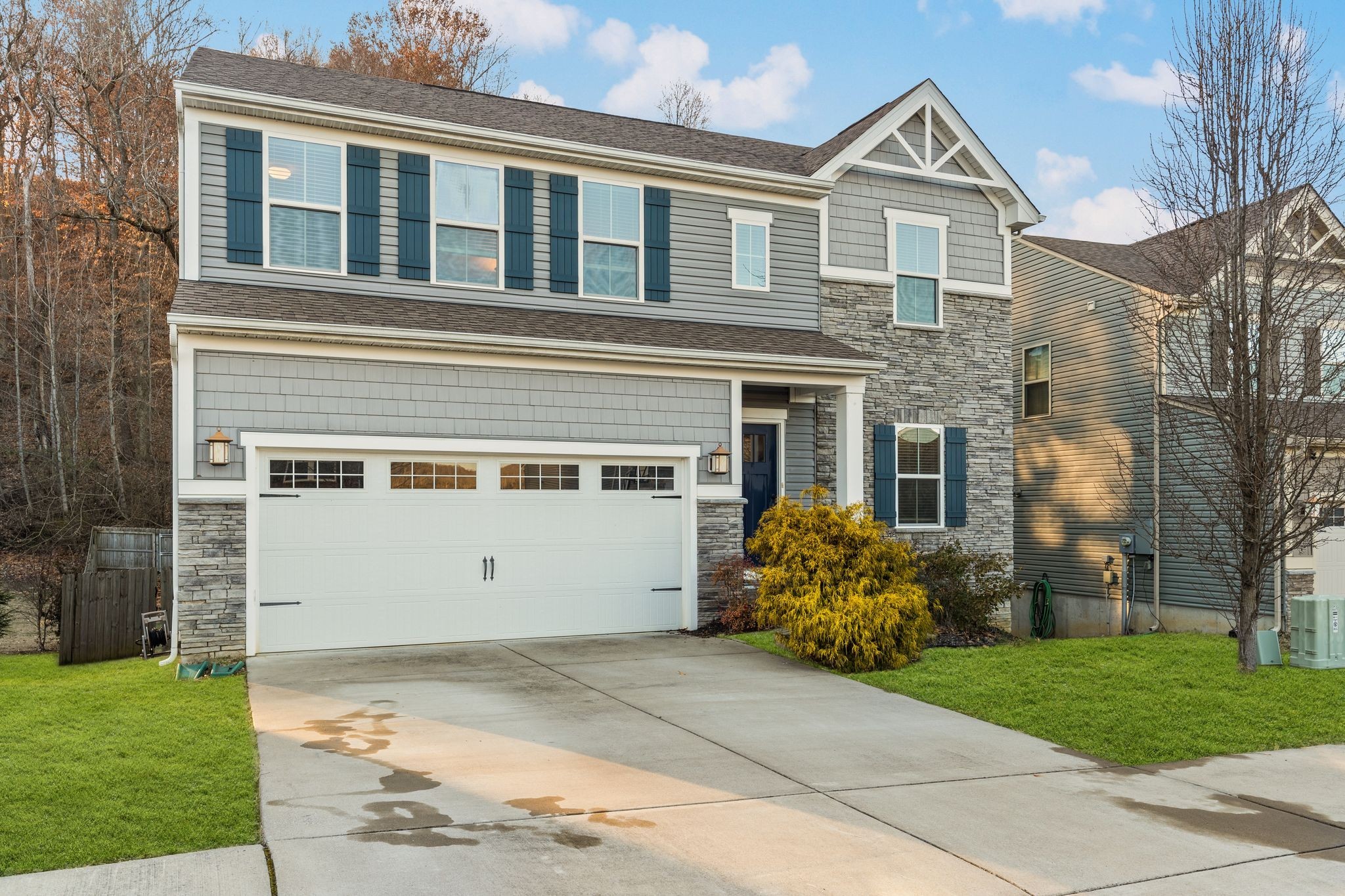 953 Fairdale Ct