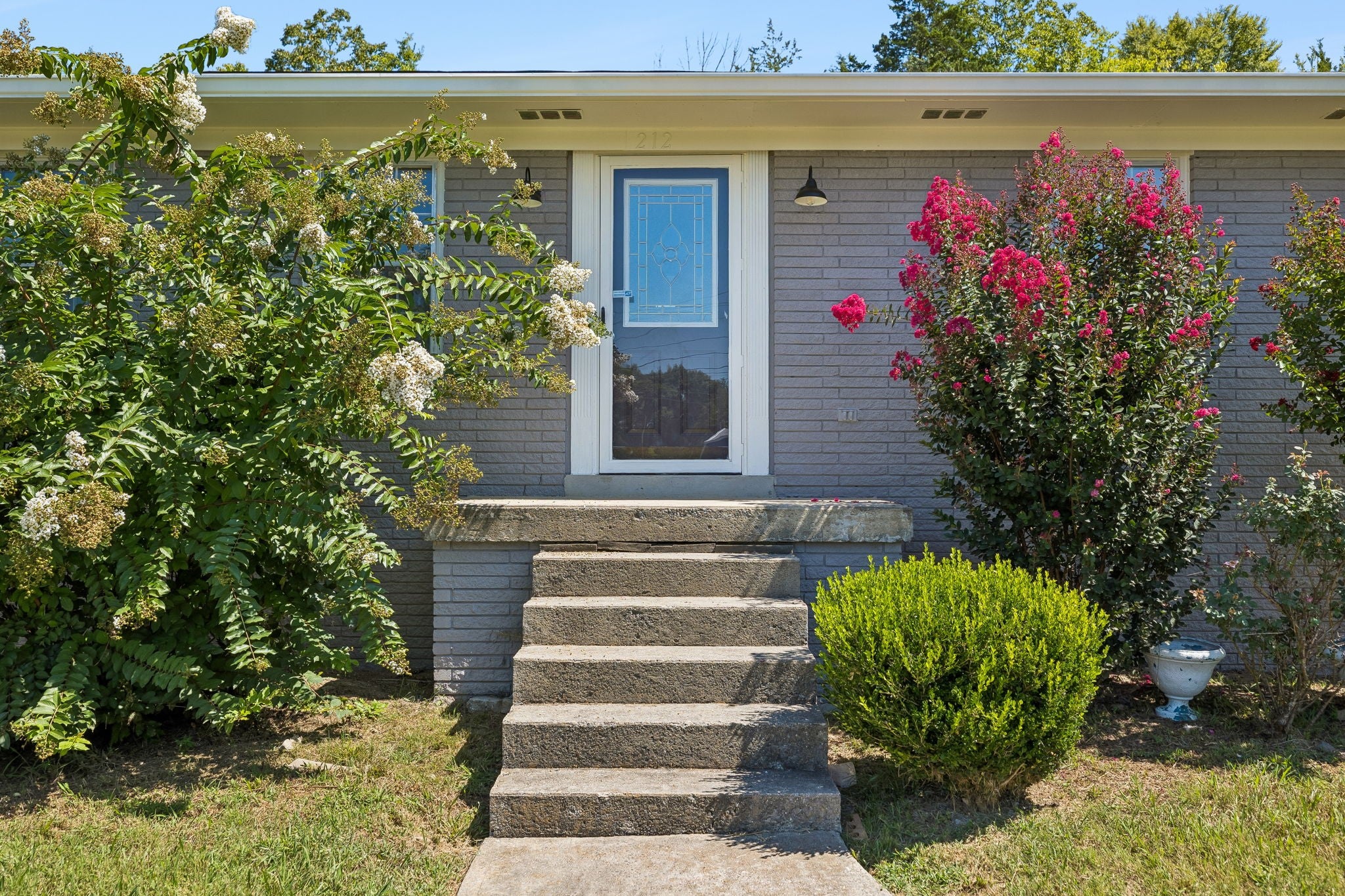 212 Dixon Springs Hwy