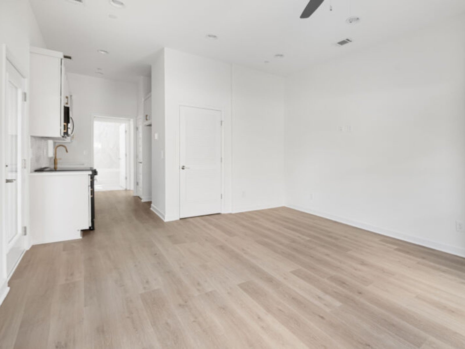 102A Bess Blvd