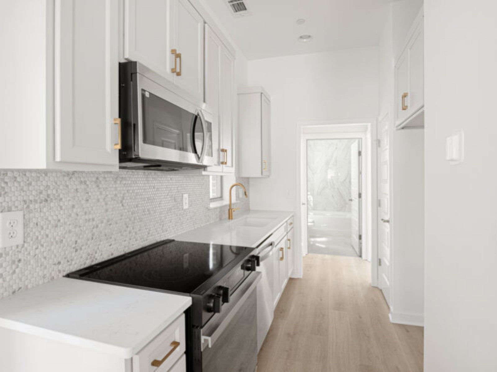 102A Bess Blvd