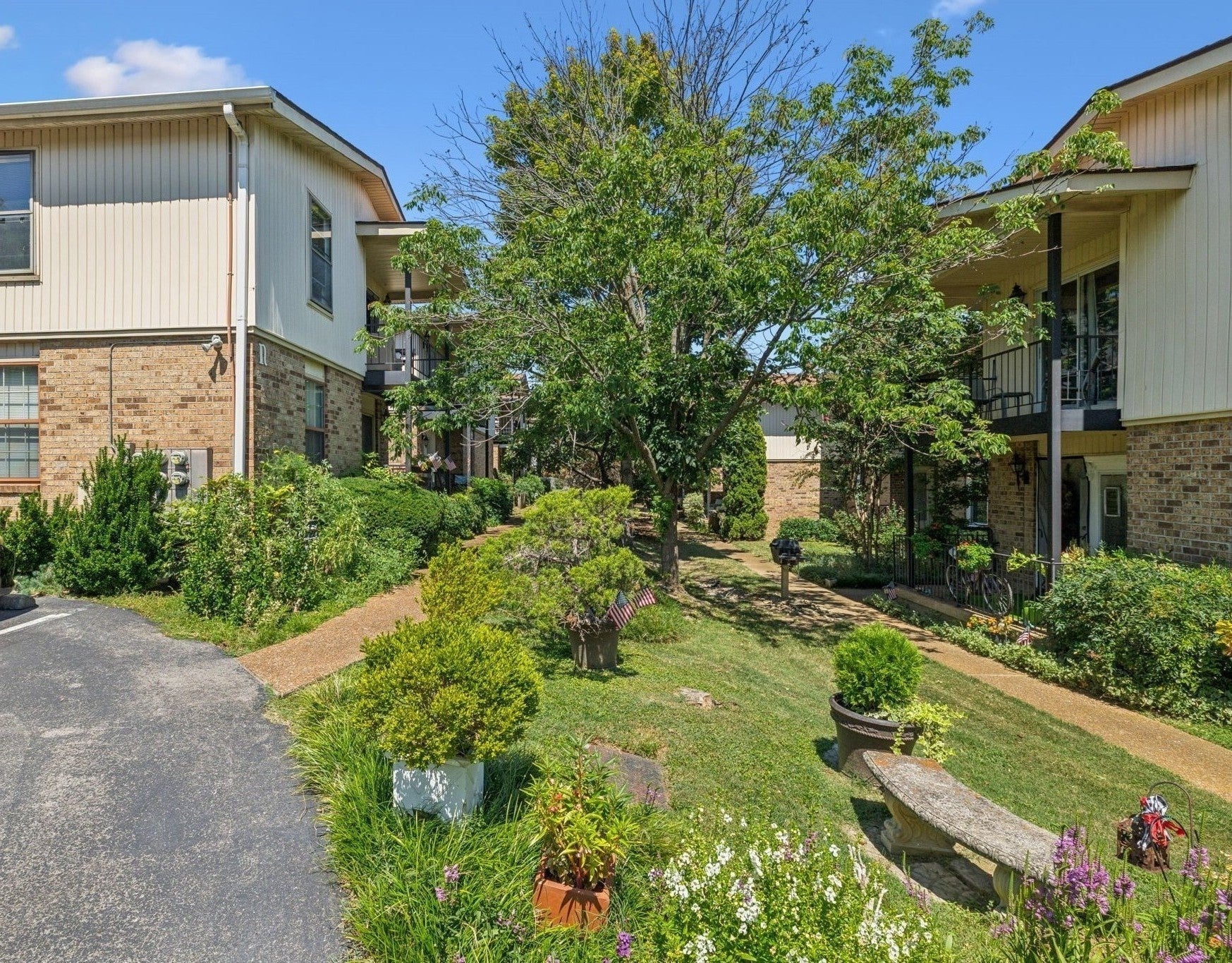 2116 Hobbs Rd N-11