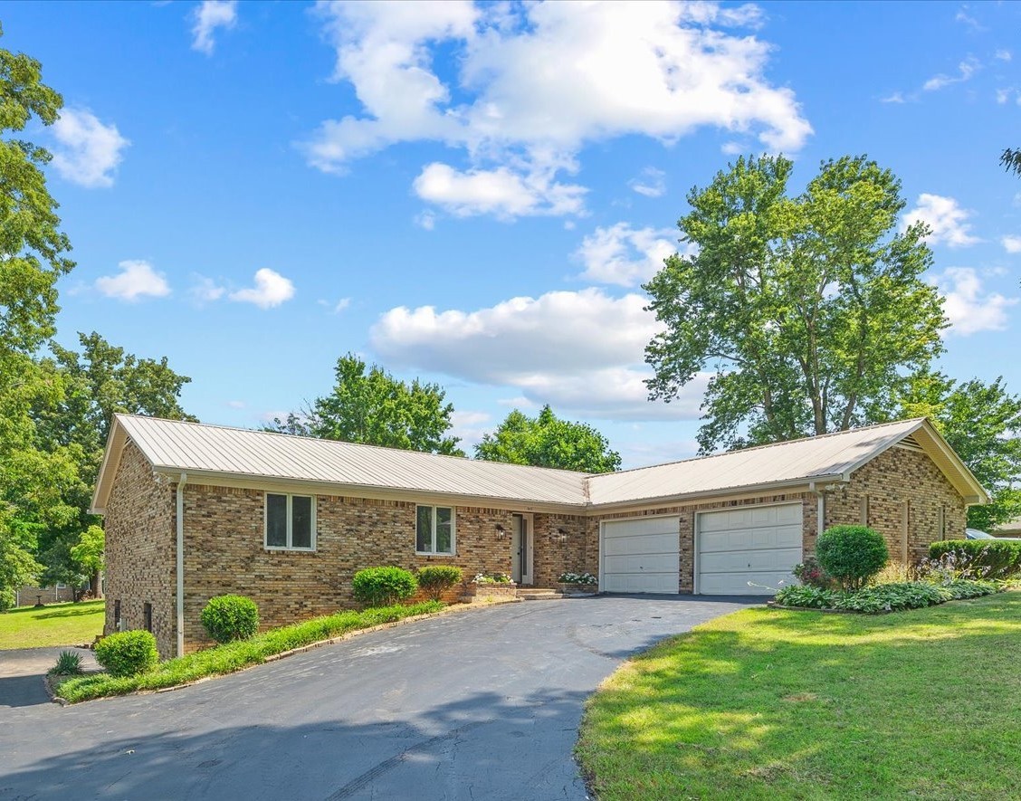 845 Pen Oak Dr