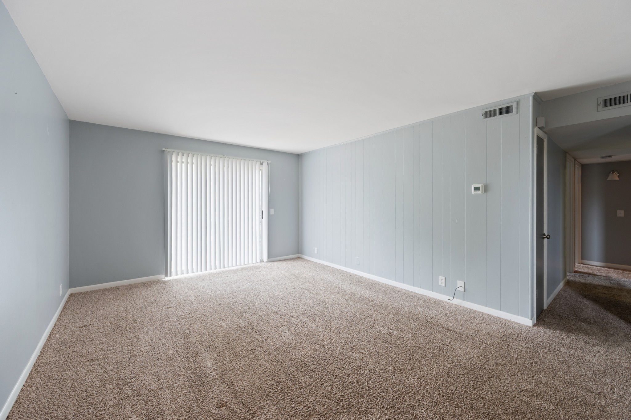 555 N DuPont Ave E98