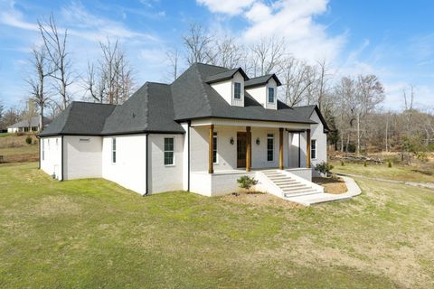 530 Oak Pointe Dr Lexington TN 38351