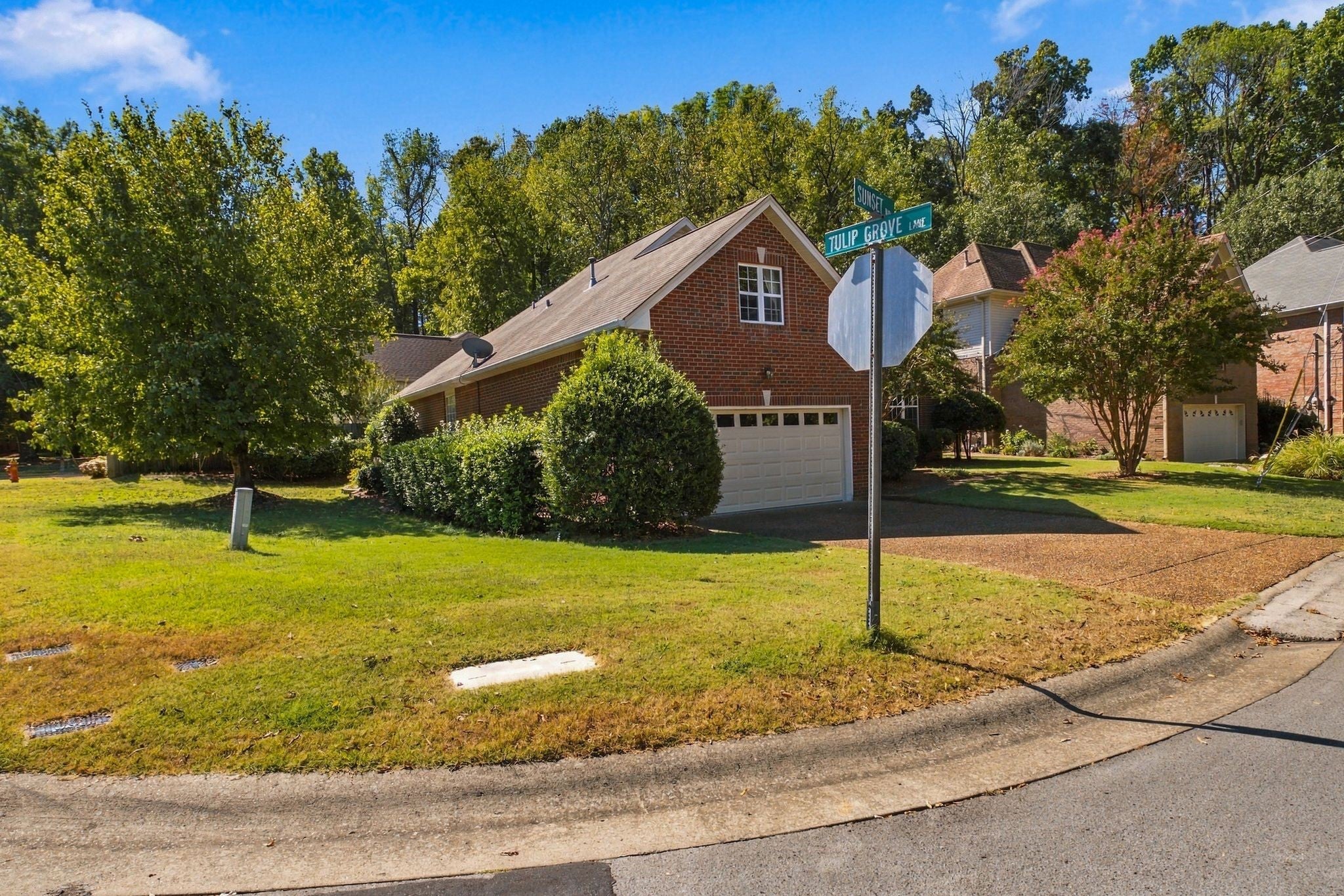 4952 Tulip Grove Ln