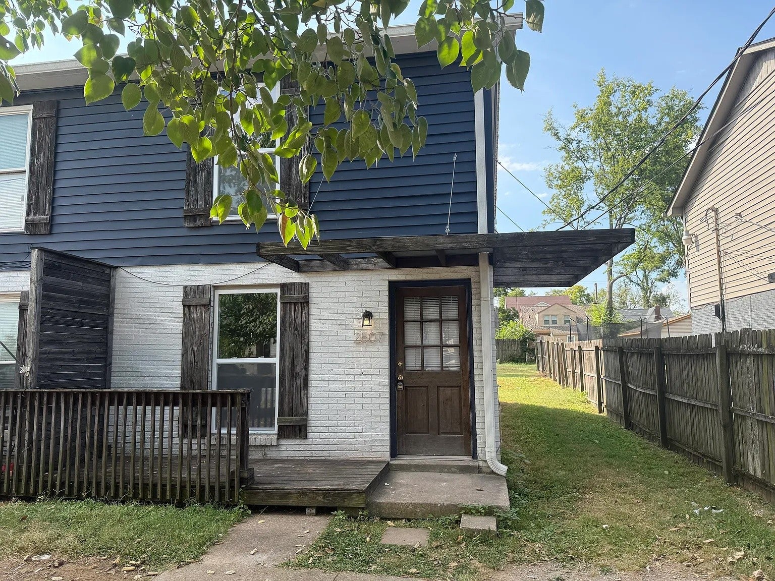 2.0-bed rental at 2507 W Heiman St