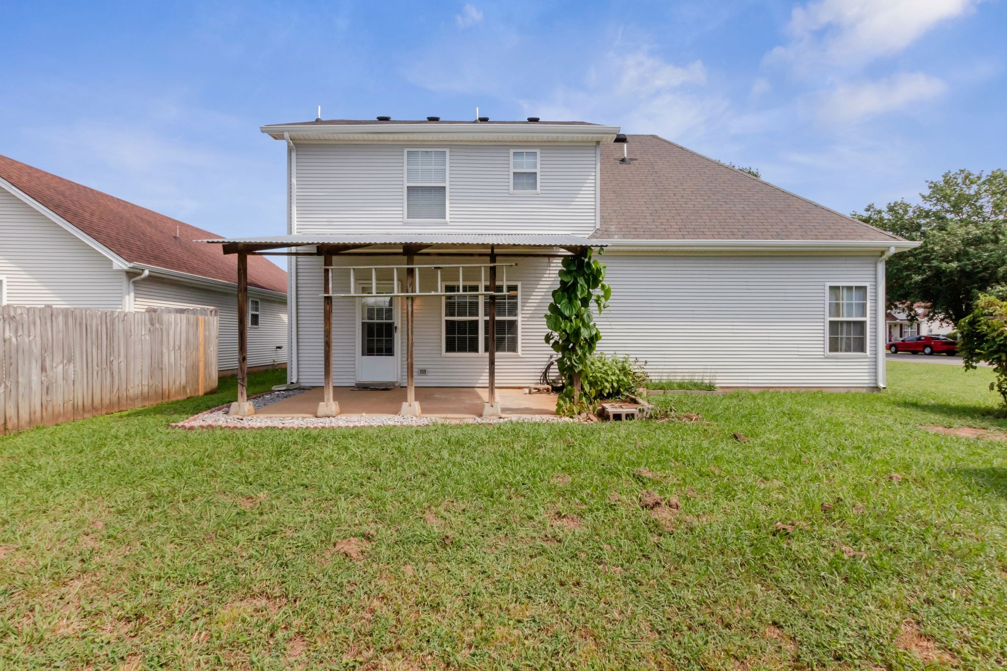 905 Red Feather Trail