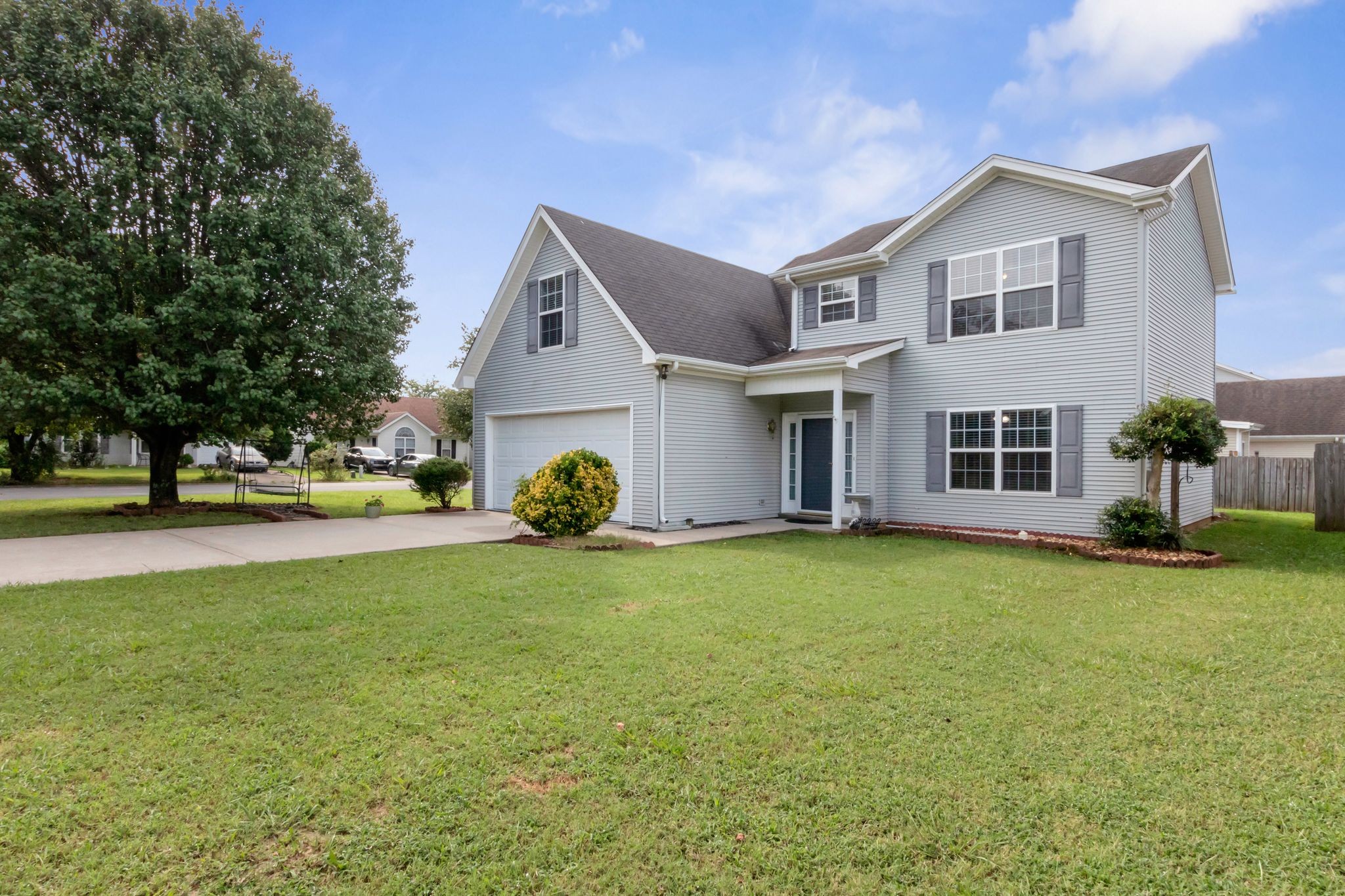 905 Red Feather Trail