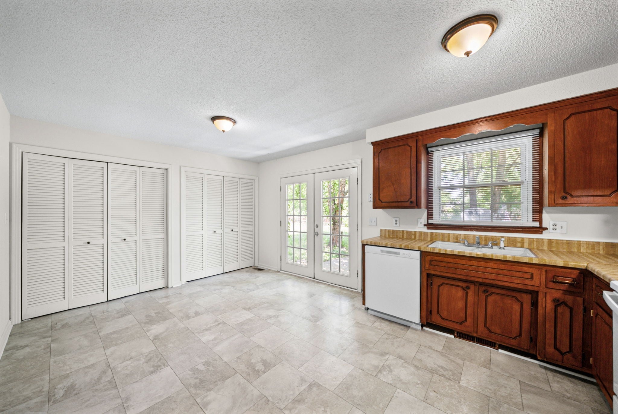 397 Elaine Dr