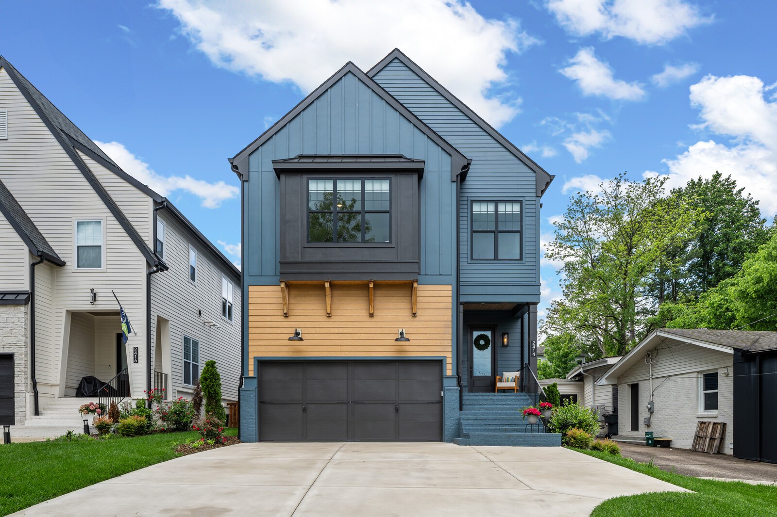 2414 Barclay Dr