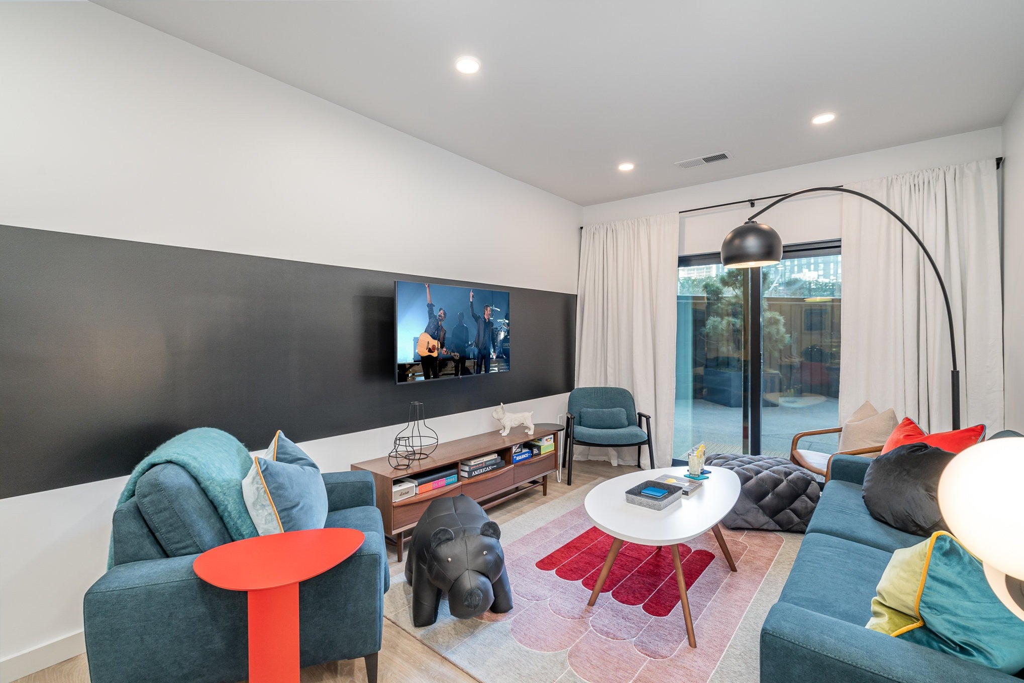 635 7th Ave S 214