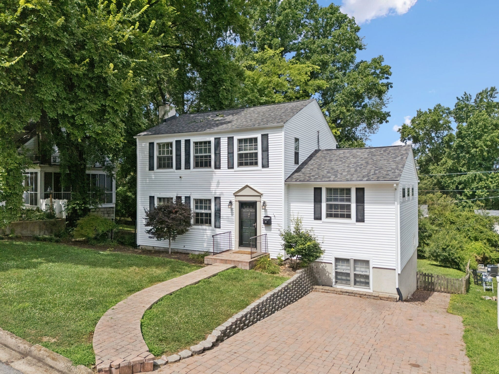 165 E Glenwood Dr