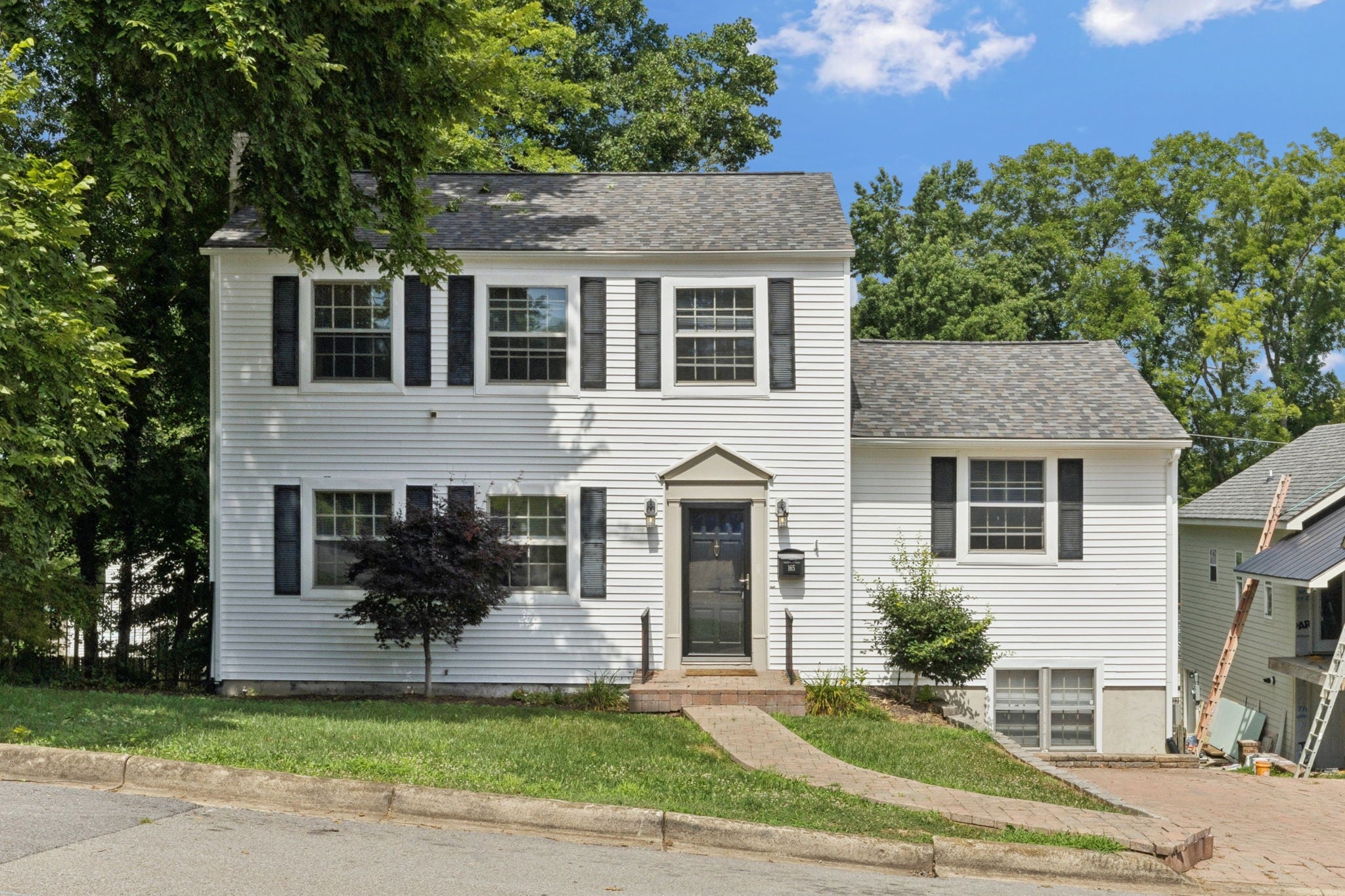 165 E Glenwood Dr