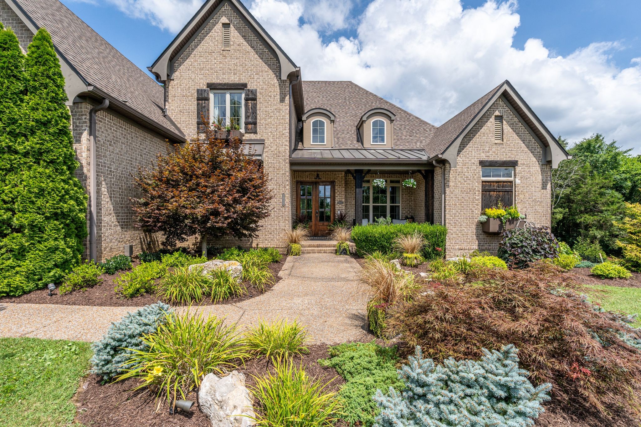 1818 Eaves Ct