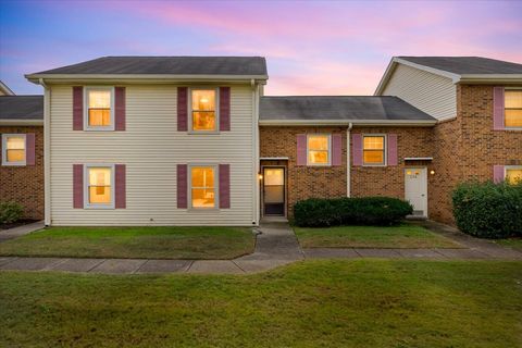 128 Lake Chateau Dr Hermitage TN 37076