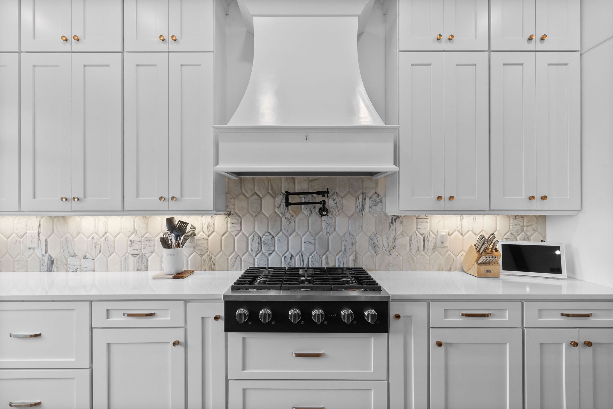 Clarksville, Tennessee 37043, United States, 4 Bedrooms Bedrooms, ,5 BathroomsBathrooms,Residential,Active,161513