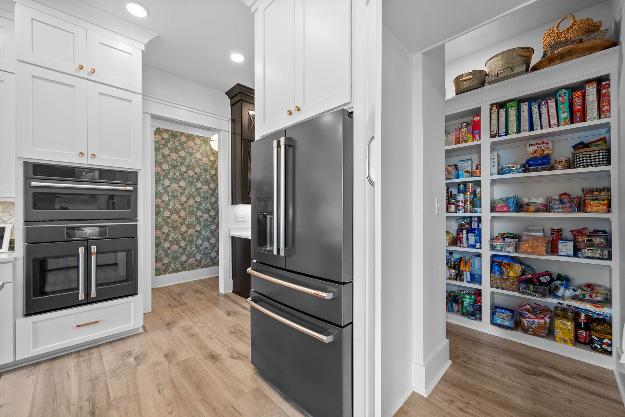 Clarksville, Tennessee 37043, United States, 4 Bedrooms Bedrooms, ,5 BathroomsBathrooms,Residential,Active,161513