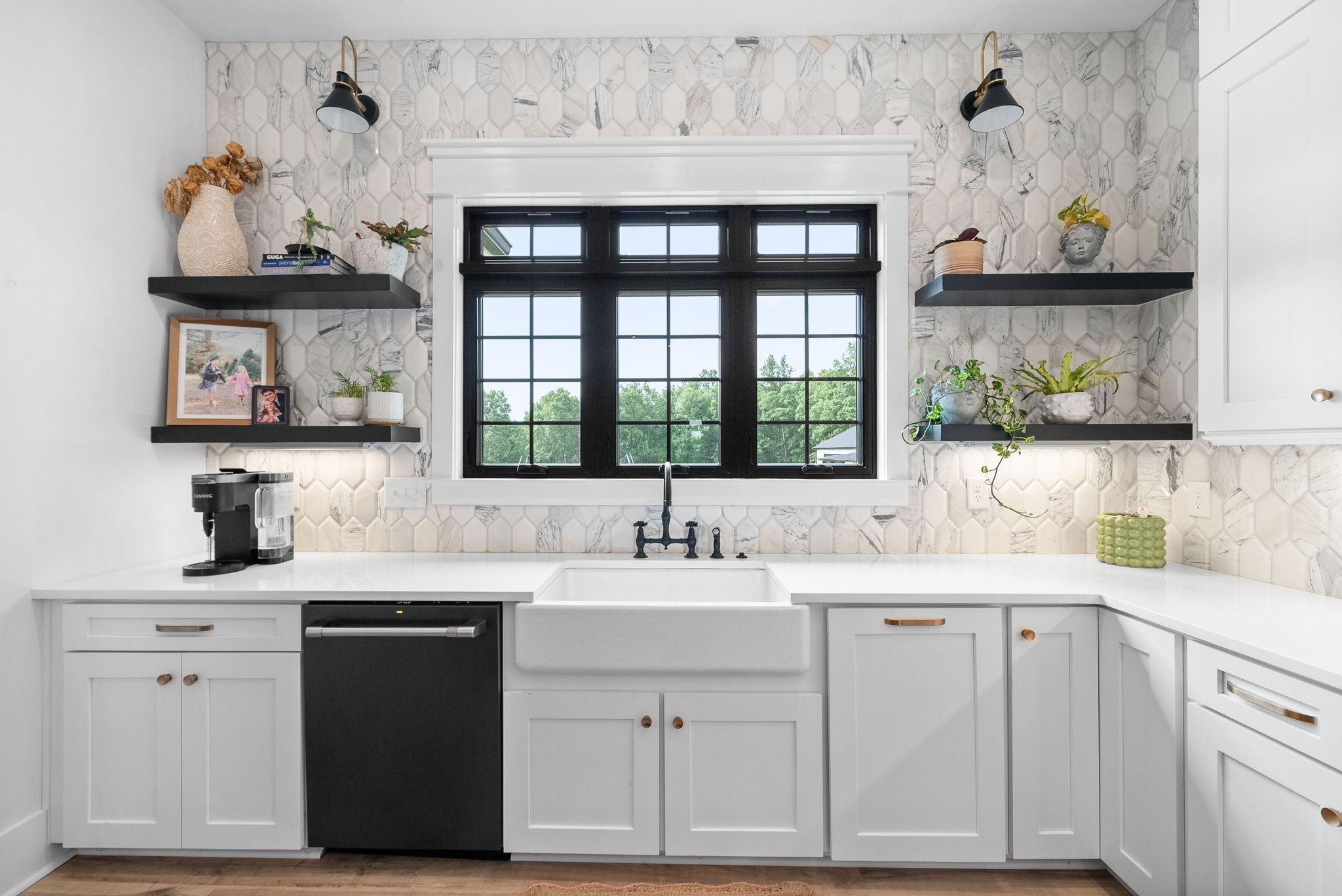 Clarksville, Tennessee 37043, United States, 4 Bedrooms Bedrooms, ,5 BathroomsBathrooms,Residential,Active,161513