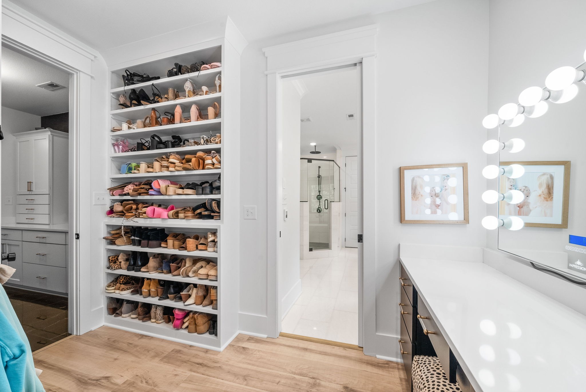 Clarksville, Tennessee 37043, United States, 4 Bedrooms Bedrooms, ,5 BathroomsBathrooms,Residential,Active,161513