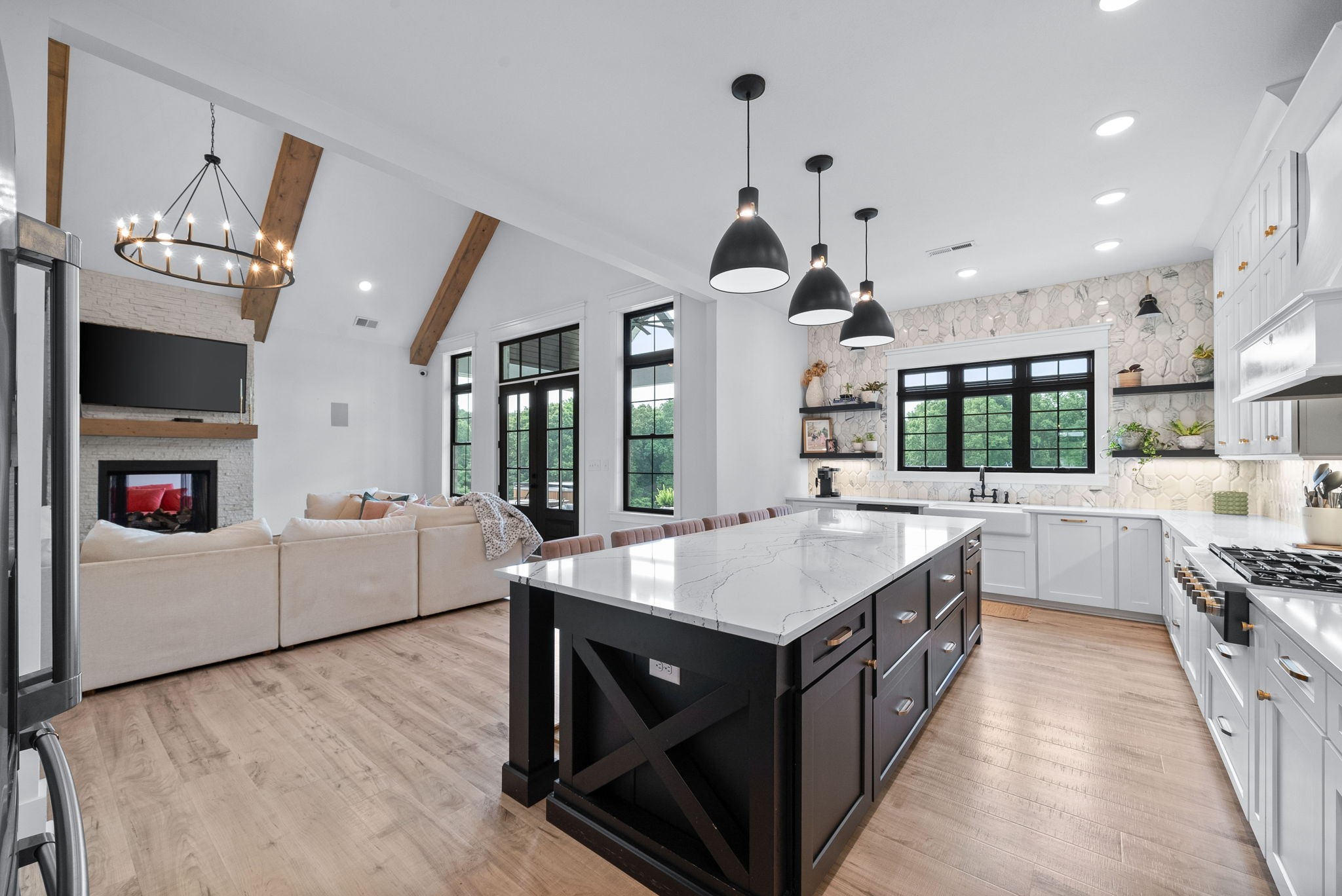 Clarksville, Tennessee 37043, United States, 4 Bedrooms Bedrooms, ,5 BathroomsBathrooms,Residential,Active,161513