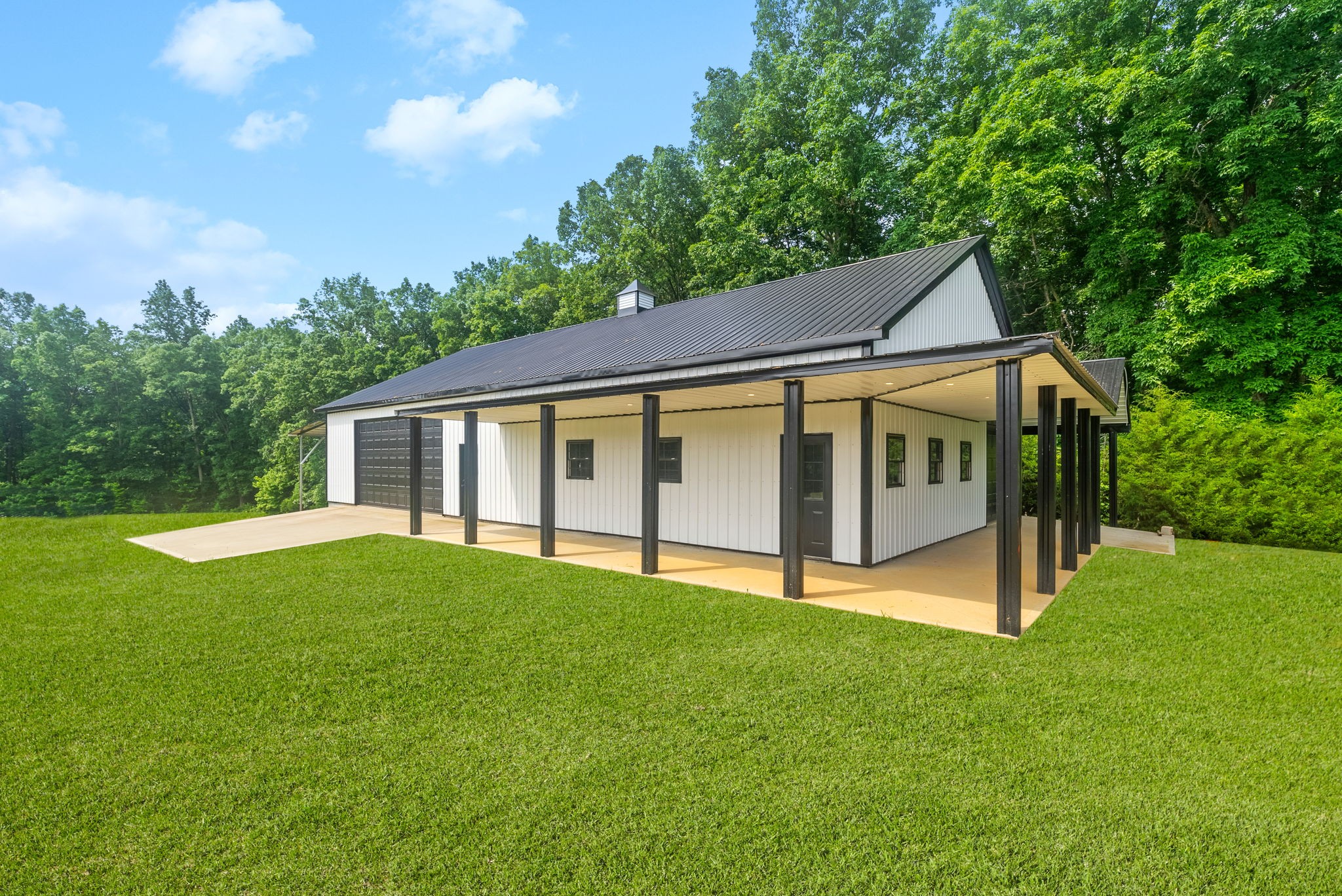 Clarksville, Tennessee 37043, United States, 4 Bedrooms Bedrooms, ,5 BathroomsBathrooms,Residential,Active,161513