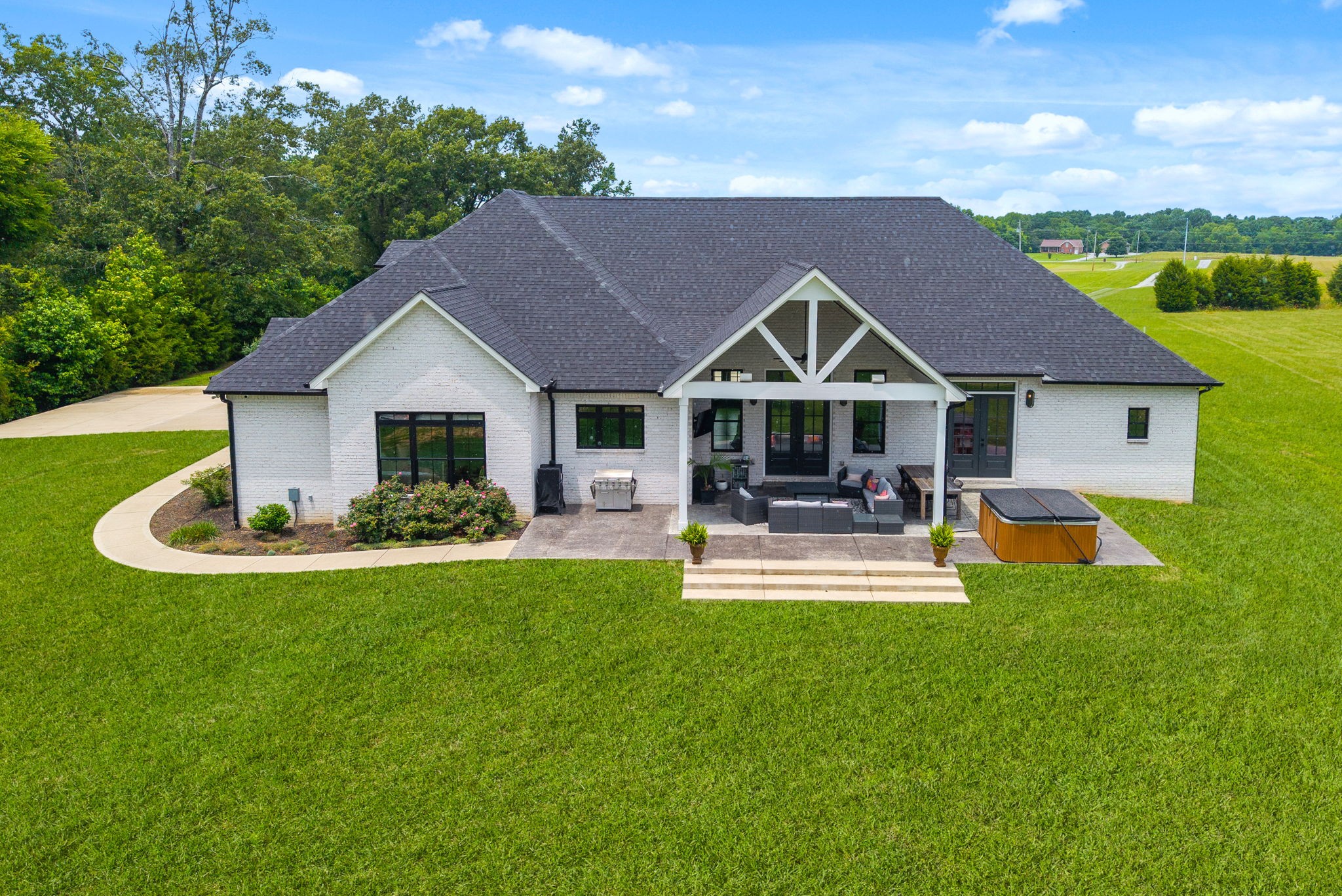 Clarksville, Tennessee 37043, United States, 4 Bedrooms Bedrooms, ,5 BathroomsBathrooms,Residential,Active,161513