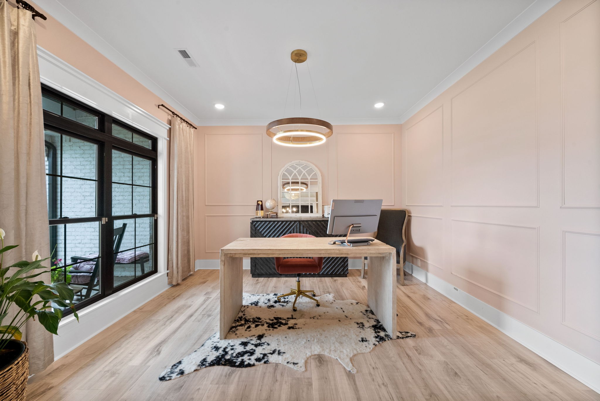 Clarksville, Tennessee 37043, United States, 4 Bedrooms Bedrooms, ,5 BathroomsBathrooms,Residential,Active,161513