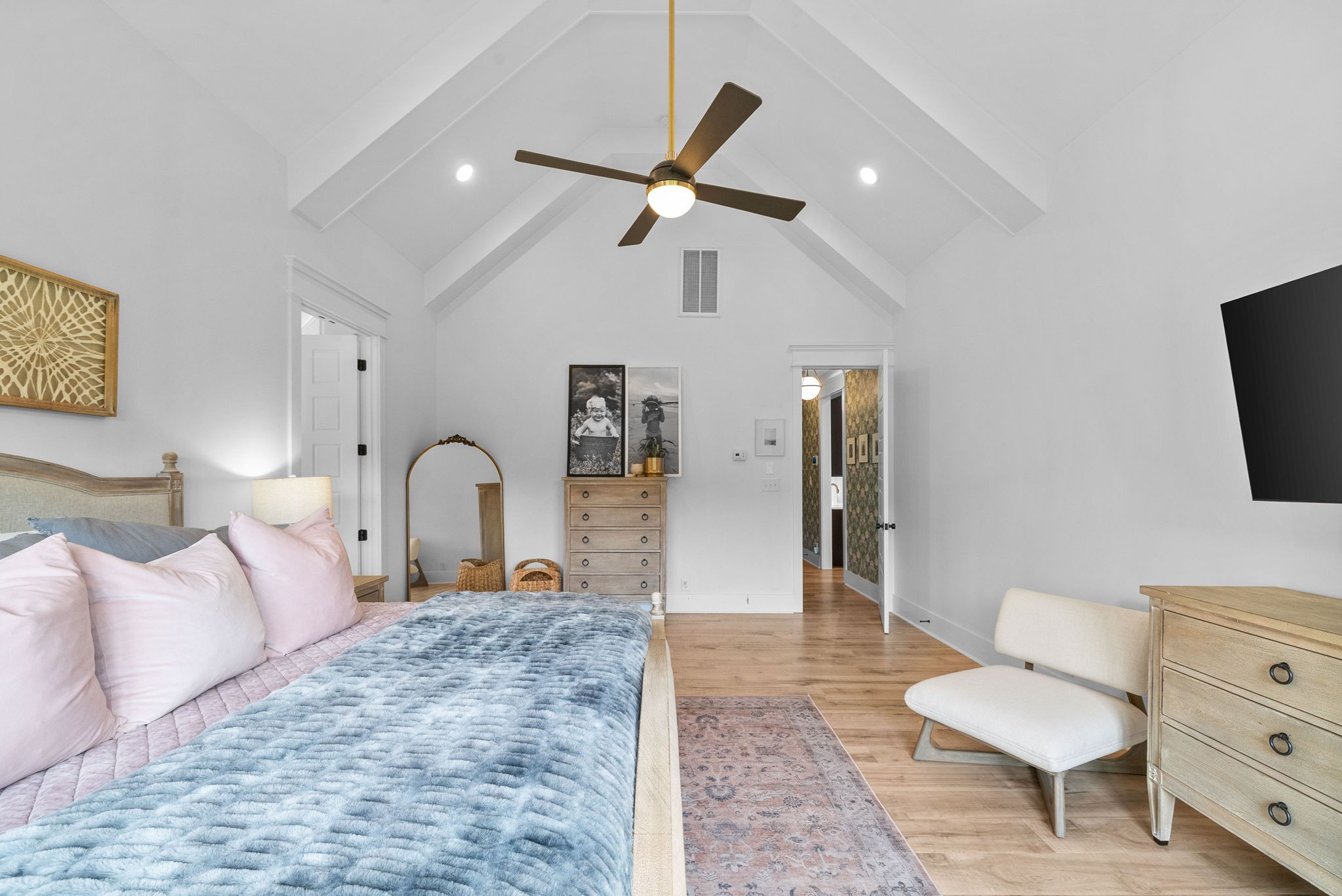 Clarksville, Tennessee 37043, United States, 4 Bedrooms Bedrooms, ,5 BathroomsBathrooms,Residential,Active,161513