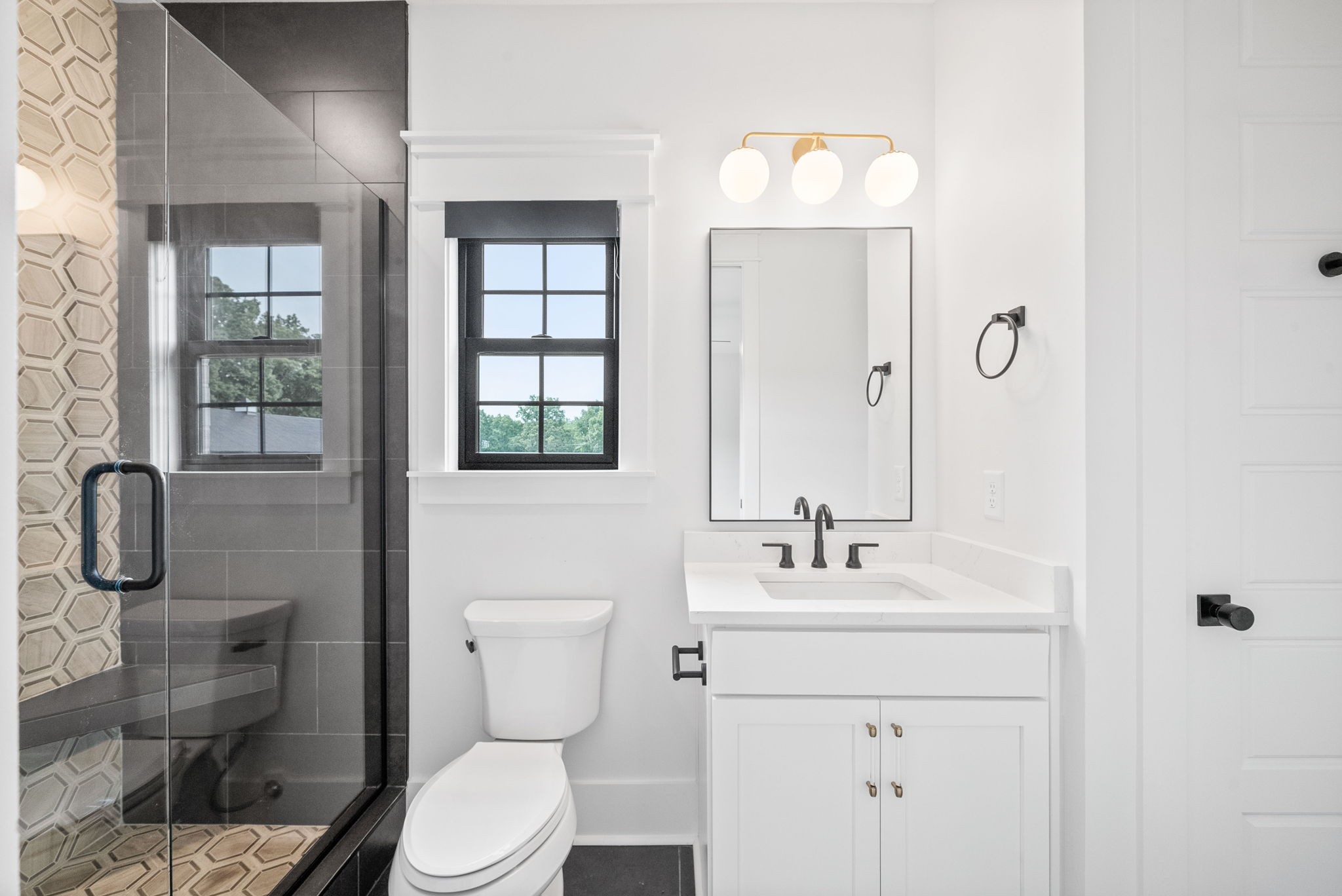 Clarksville, Tennessee 37043, United States, 4 Bedrooms Bedrooms, ,5 BathroomsBathrooms,Residential,Active,161513