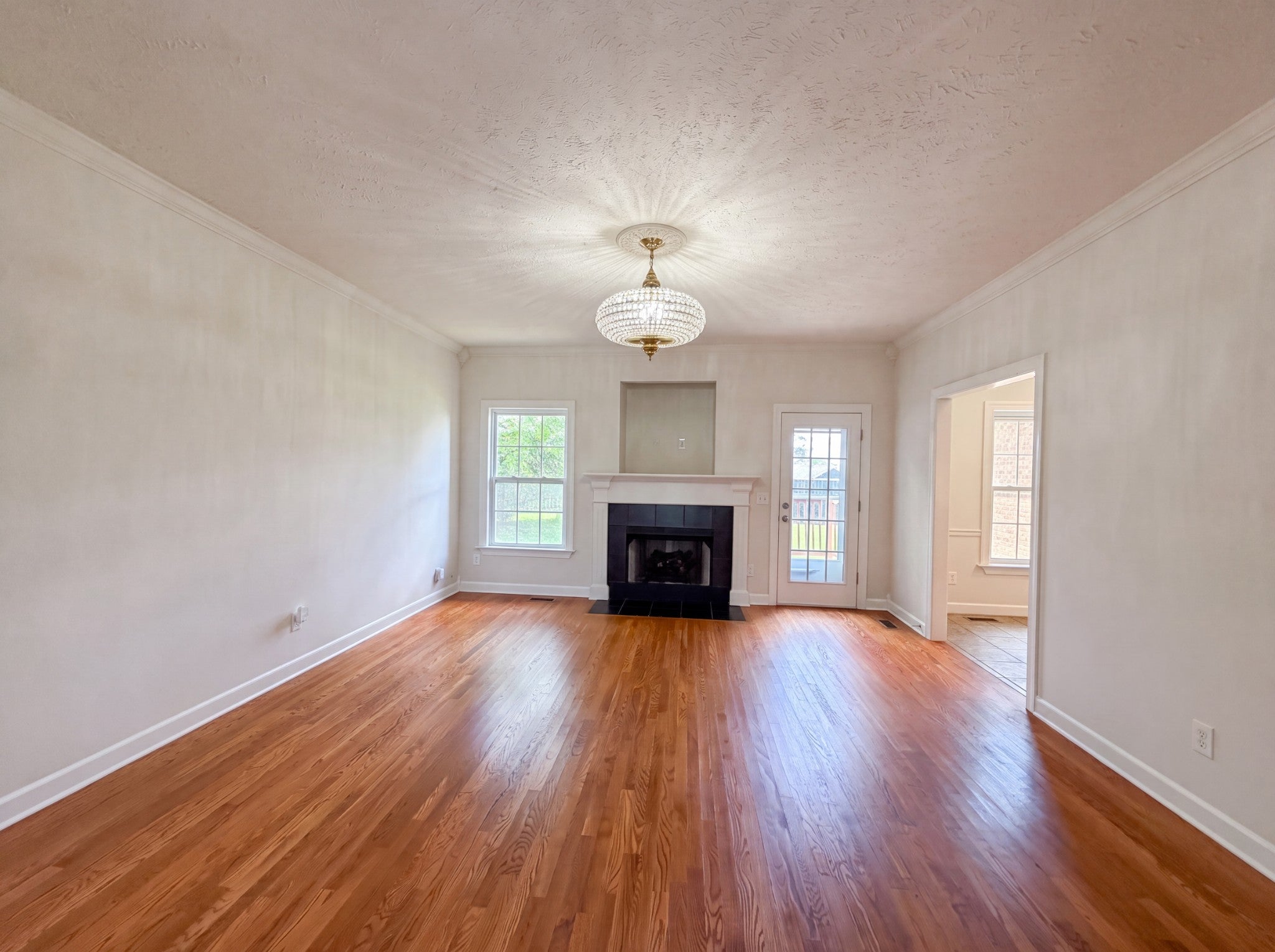 1044 Laramie Ct