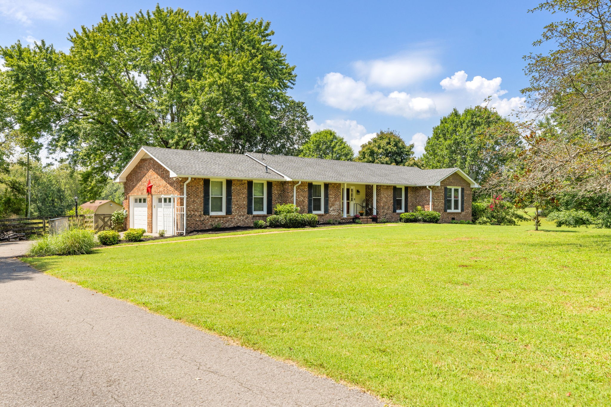 7367 Crow Cut Rd