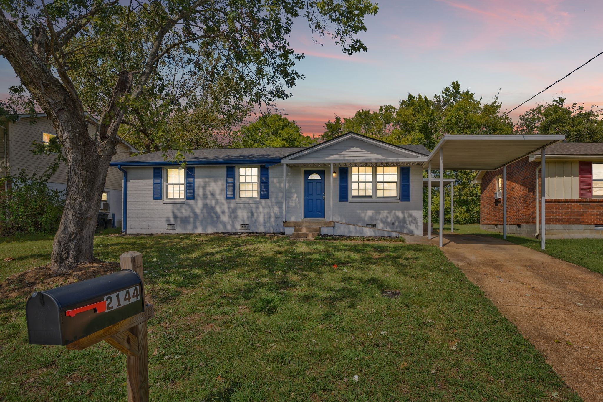 2144 W Richmond Hill Dr