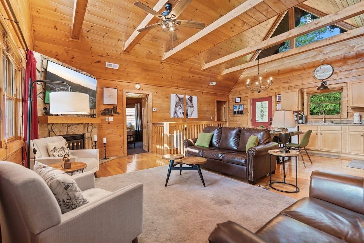 1757 Mountain Shadow Way
