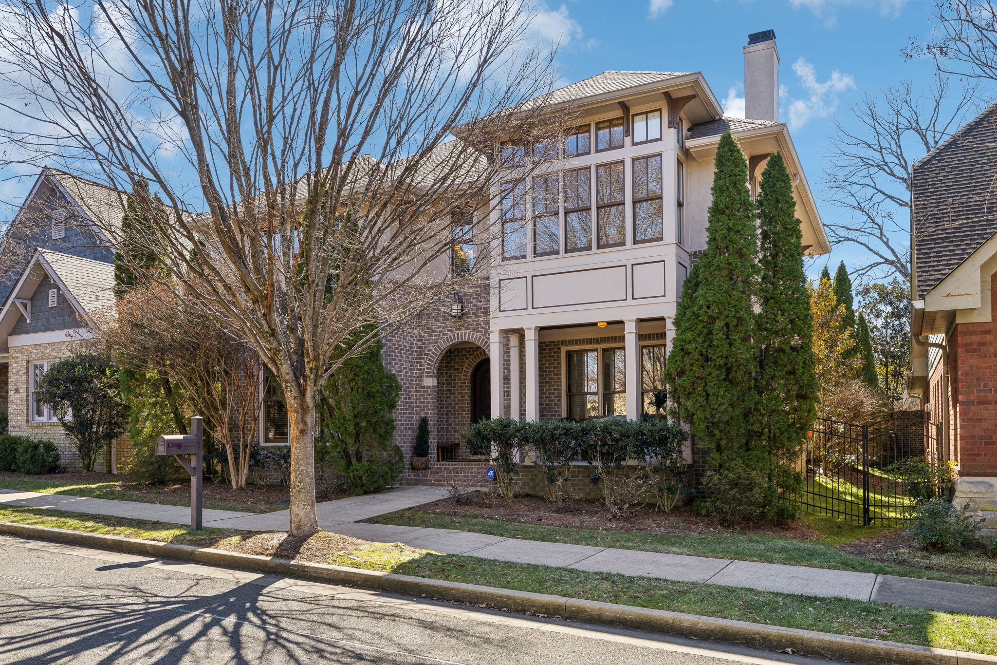 205 Lone Oak Village Way