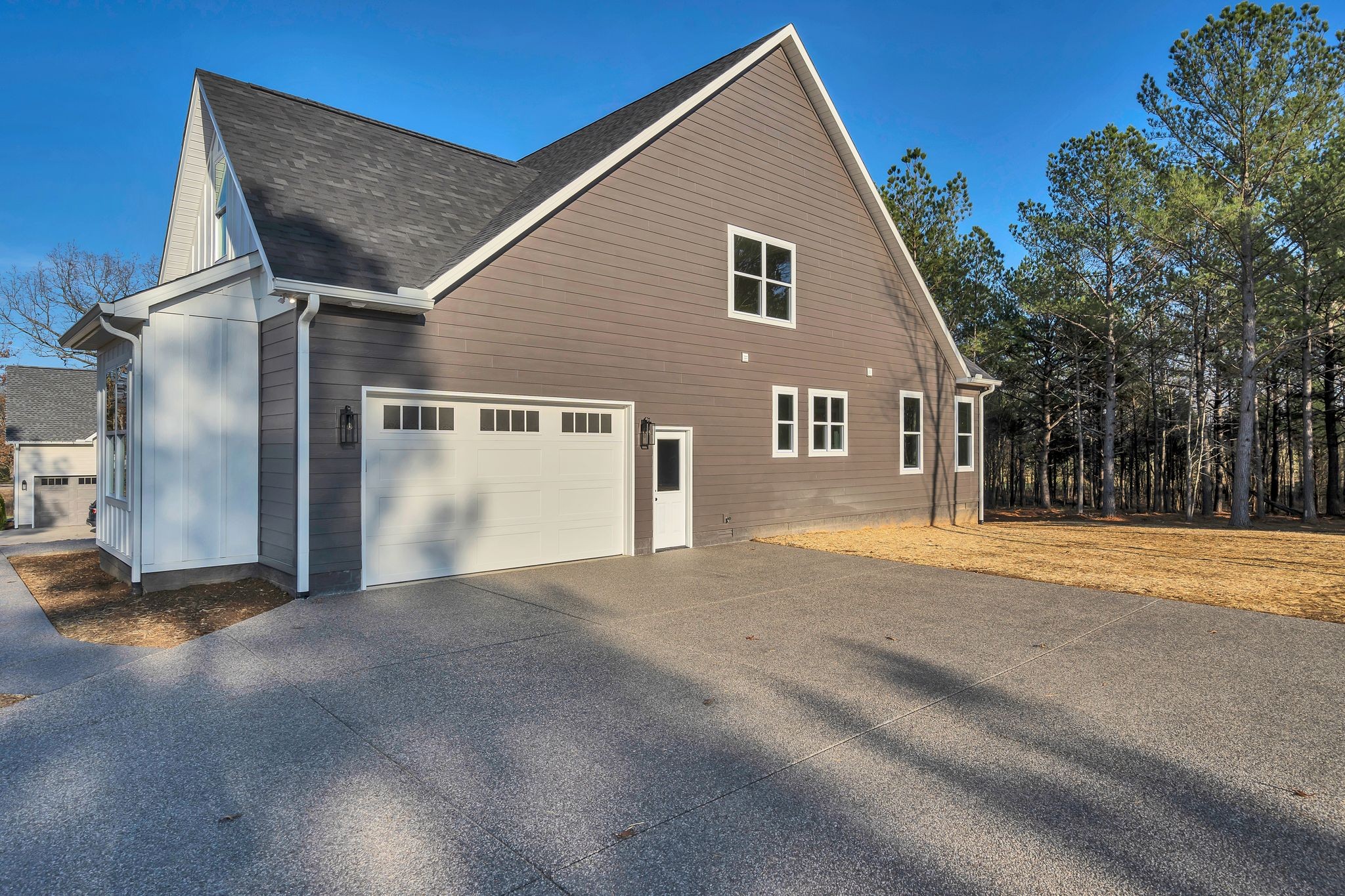 211 Beechwood Court W