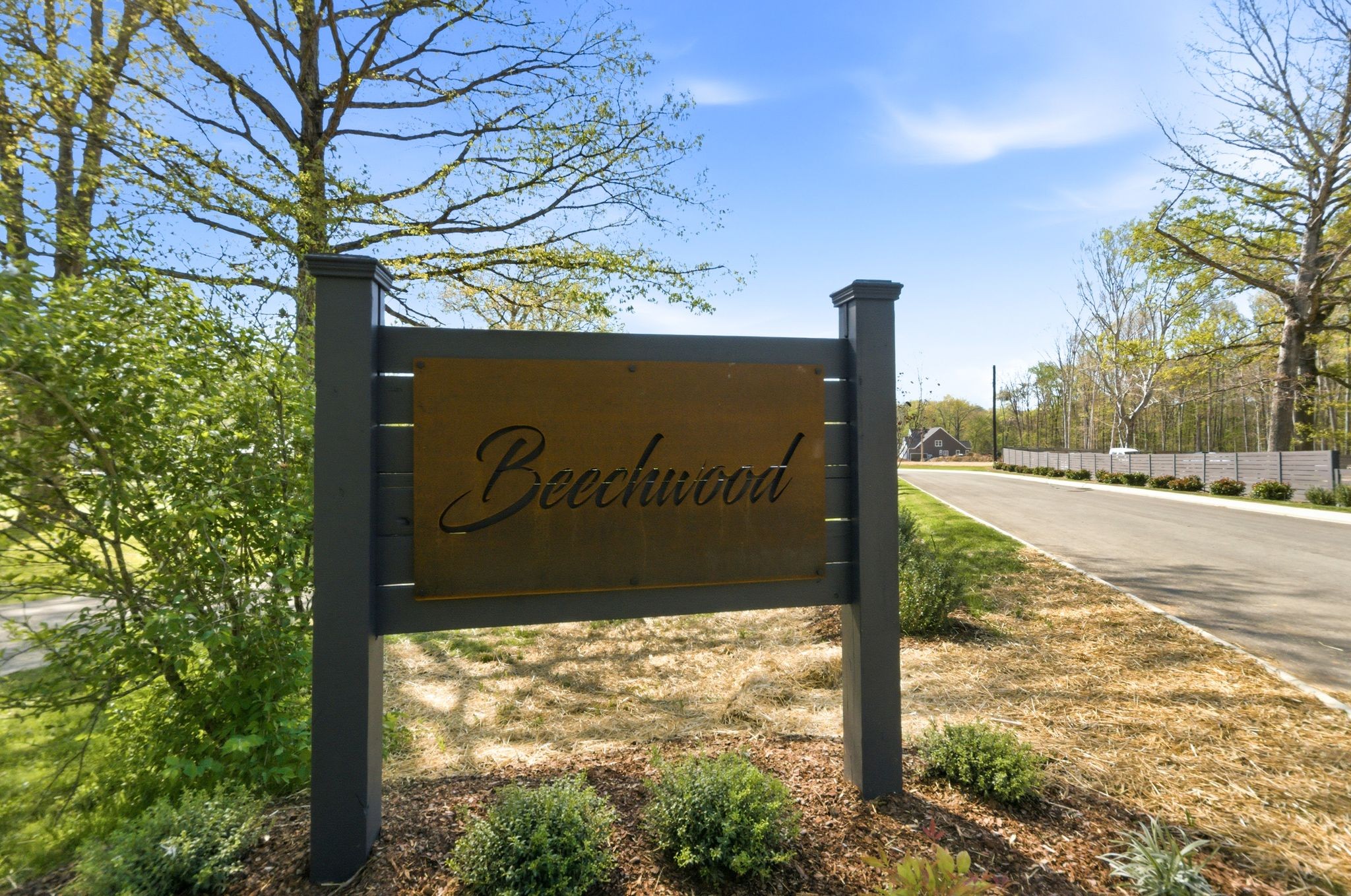 211 Beechwood Court W