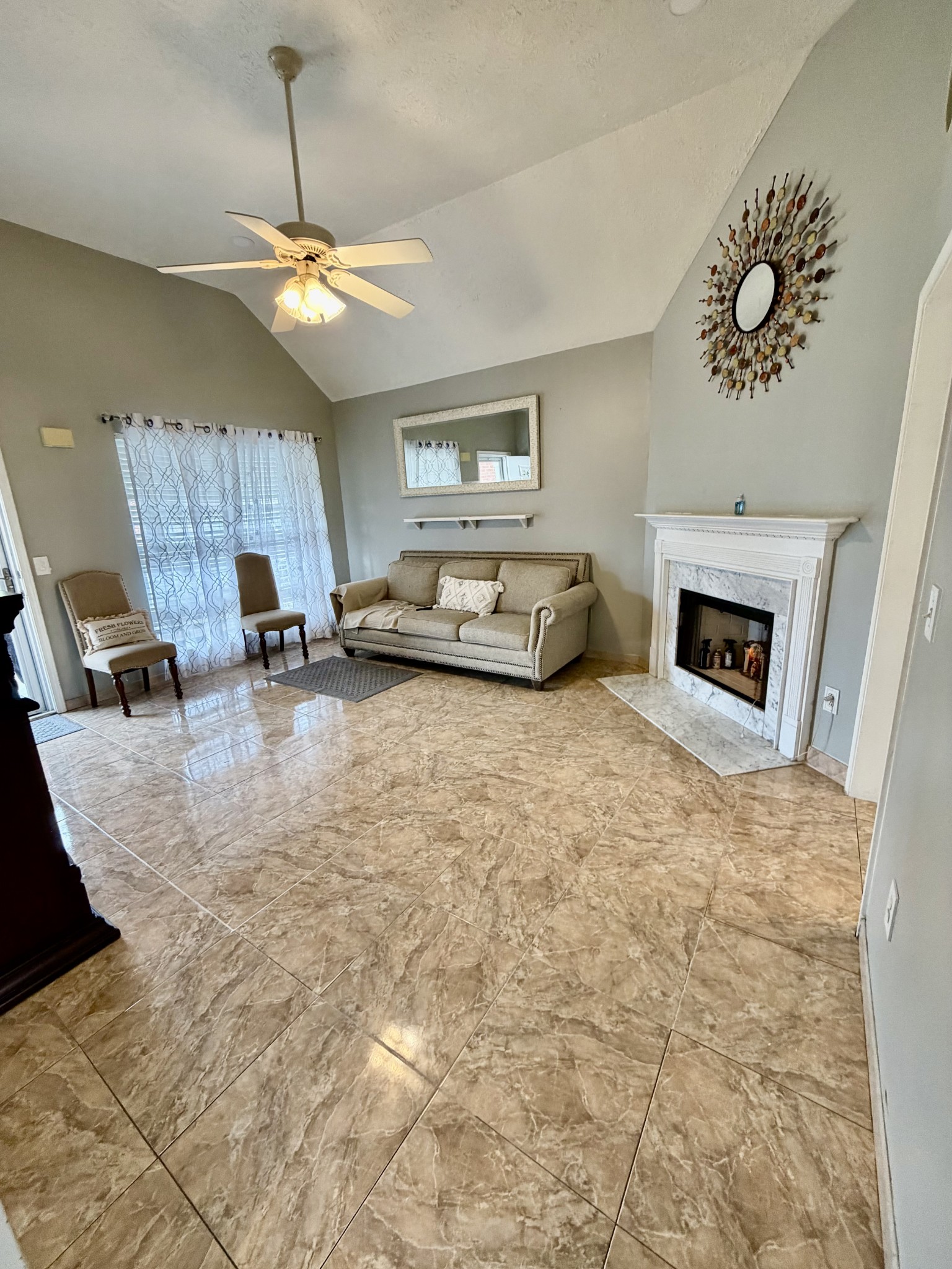 418 Knob Ct