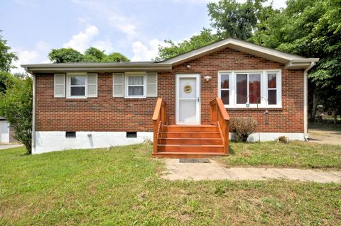 15 DORTCH ST Clarksville TN 37040