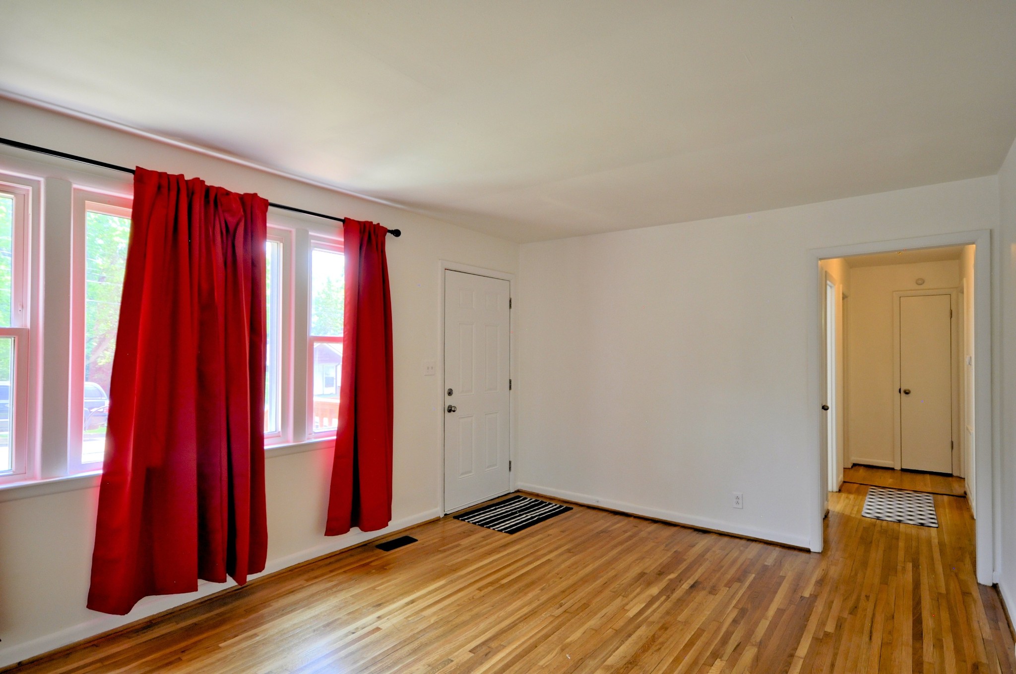 15 DORTCH ST