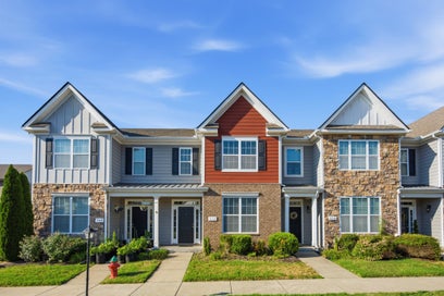 312 Manor Row Pleasant View TN 37146