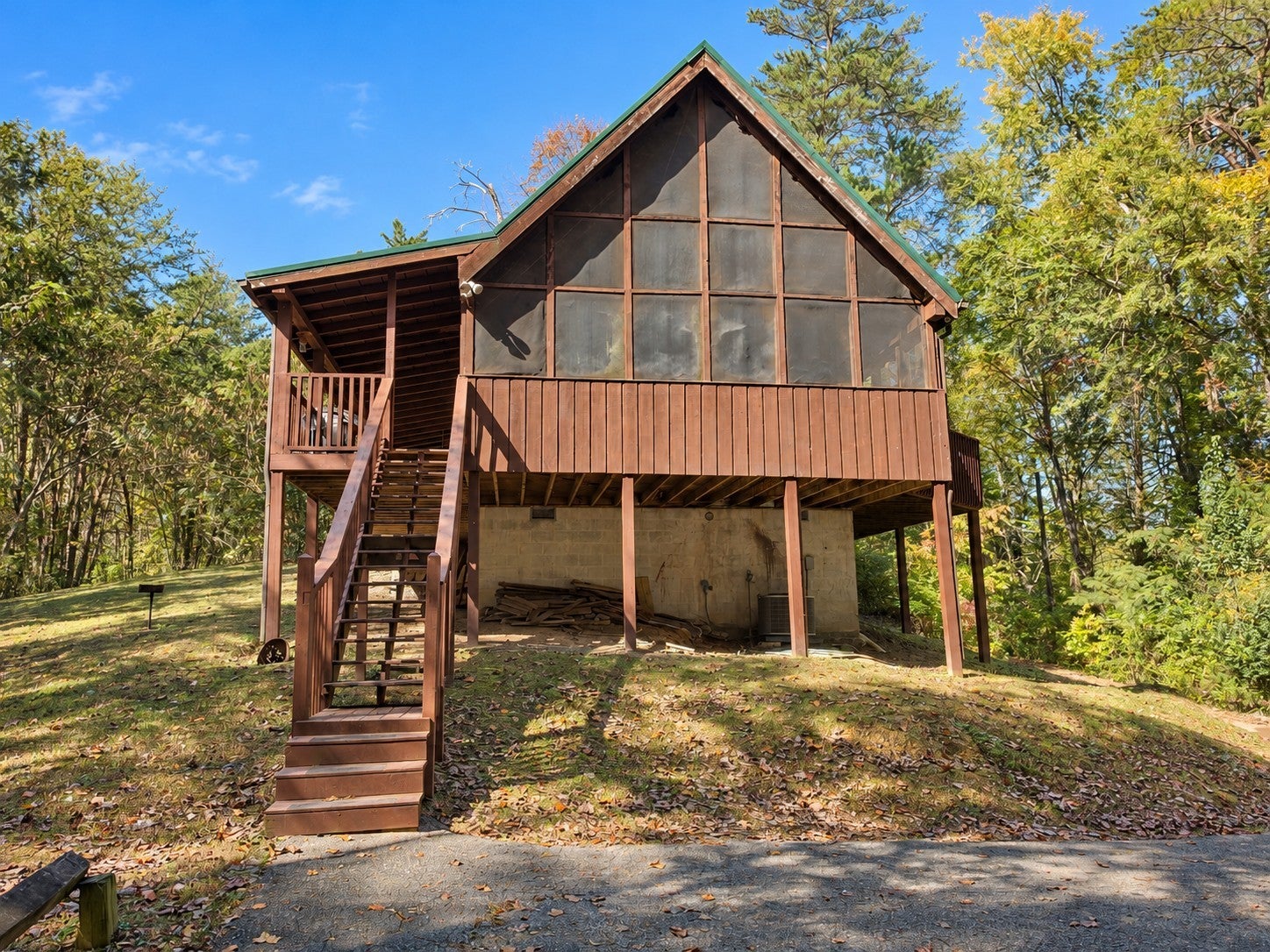 1502 Ridgecrest Dr