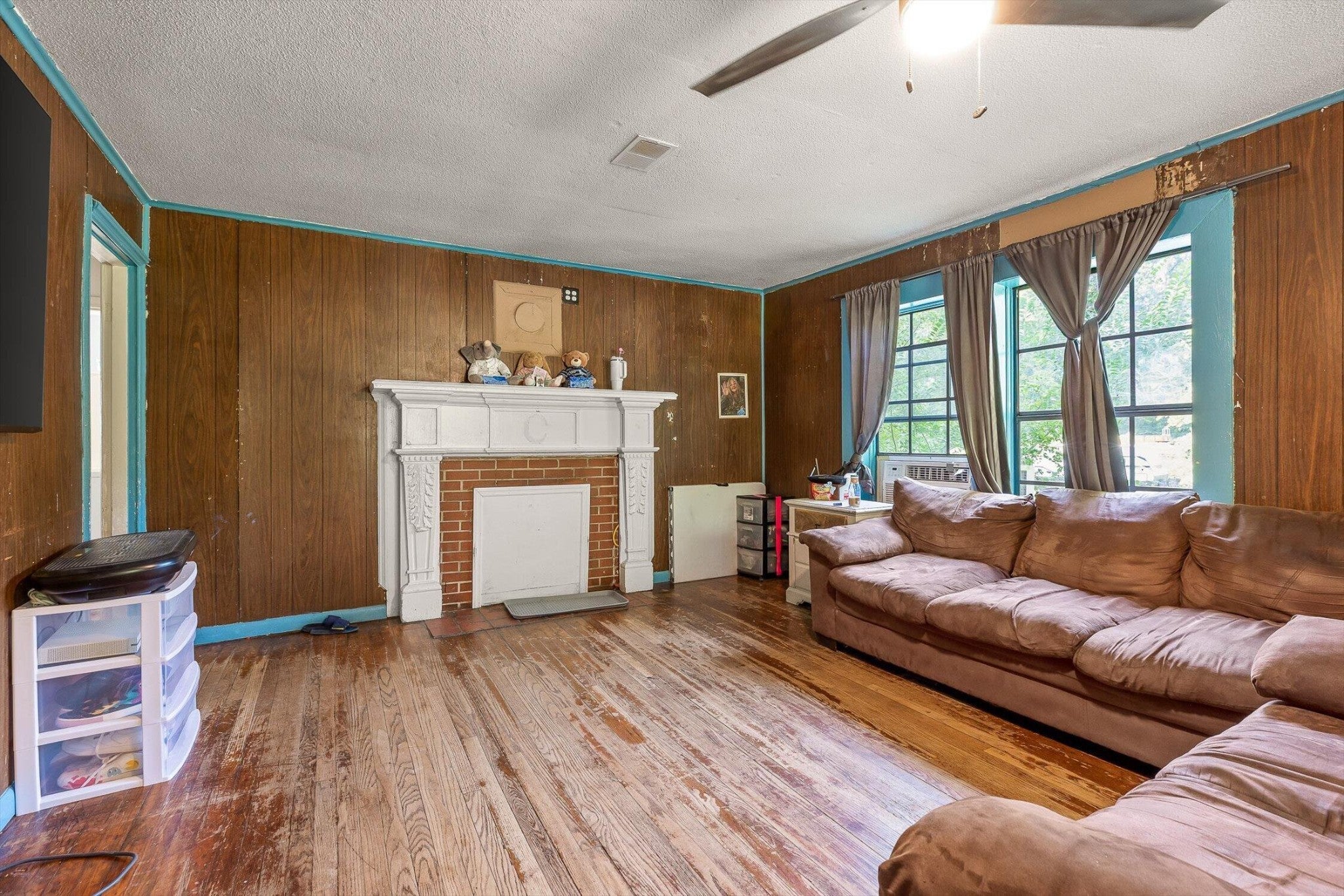 1220 Debbie Lane