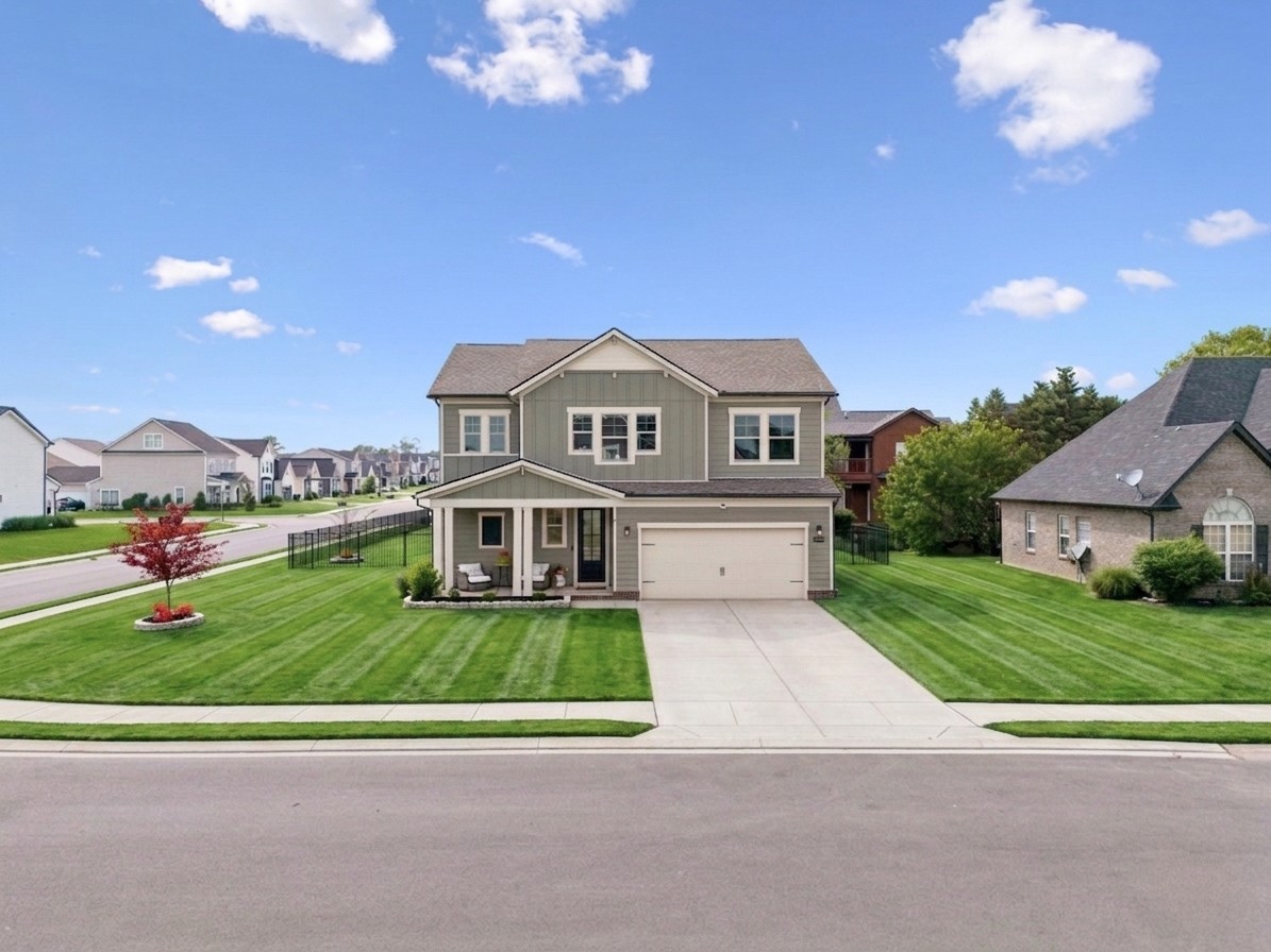 3044 Community Cir