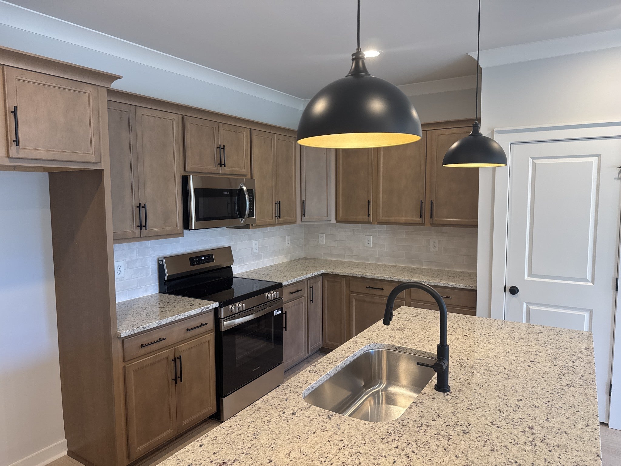 565 W Foxrun