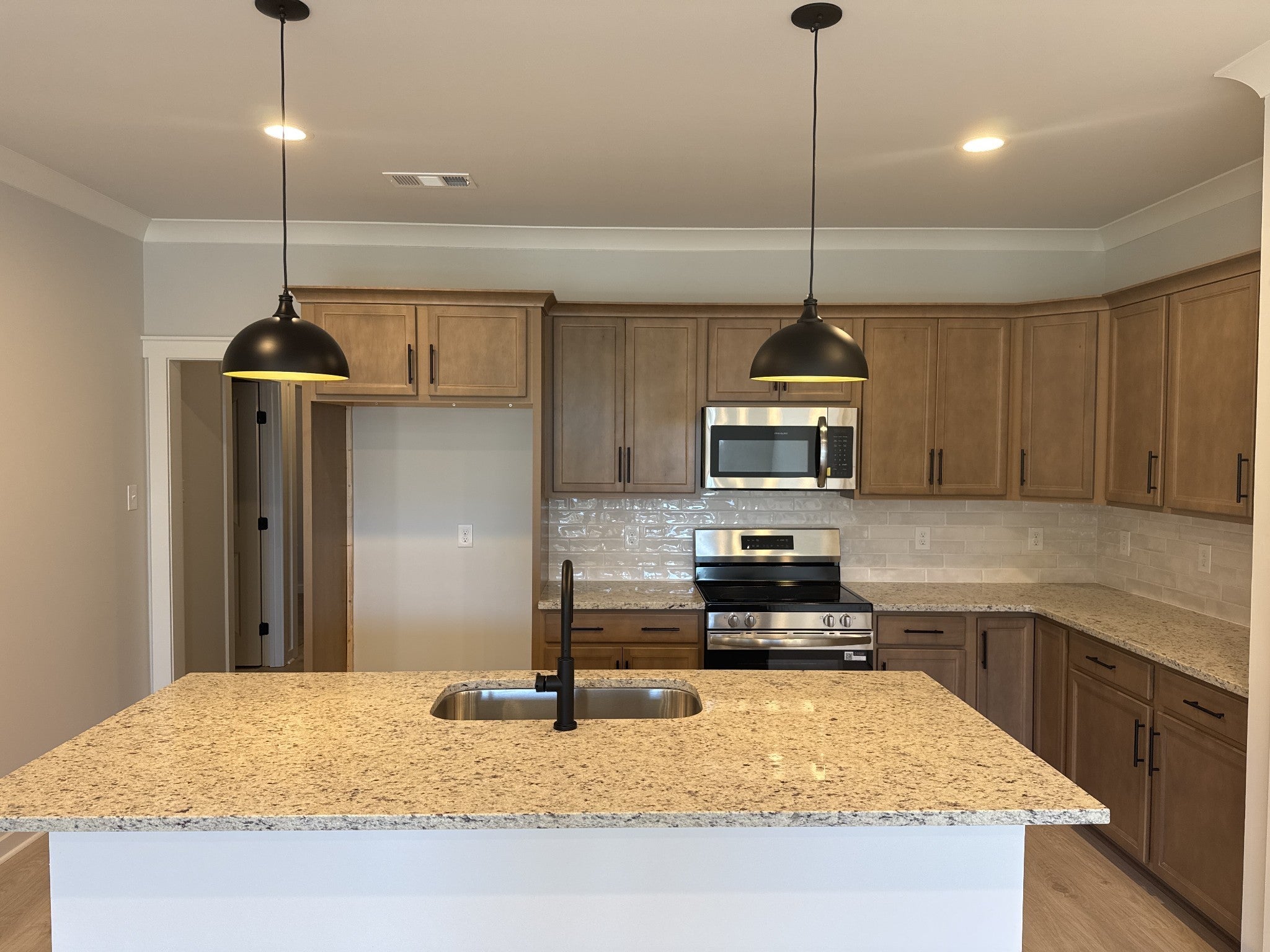 565 W Foxrun