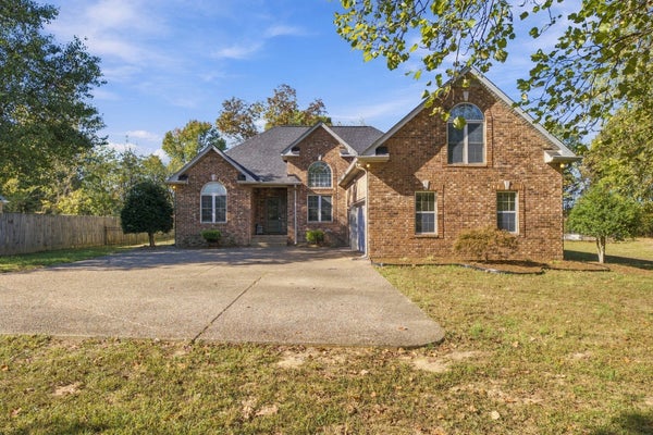 3017 LANA LN, GREENBRIER, TN 37073 - Image 8e02b538cf16c5ef93c68974c8e1acf0/982221987