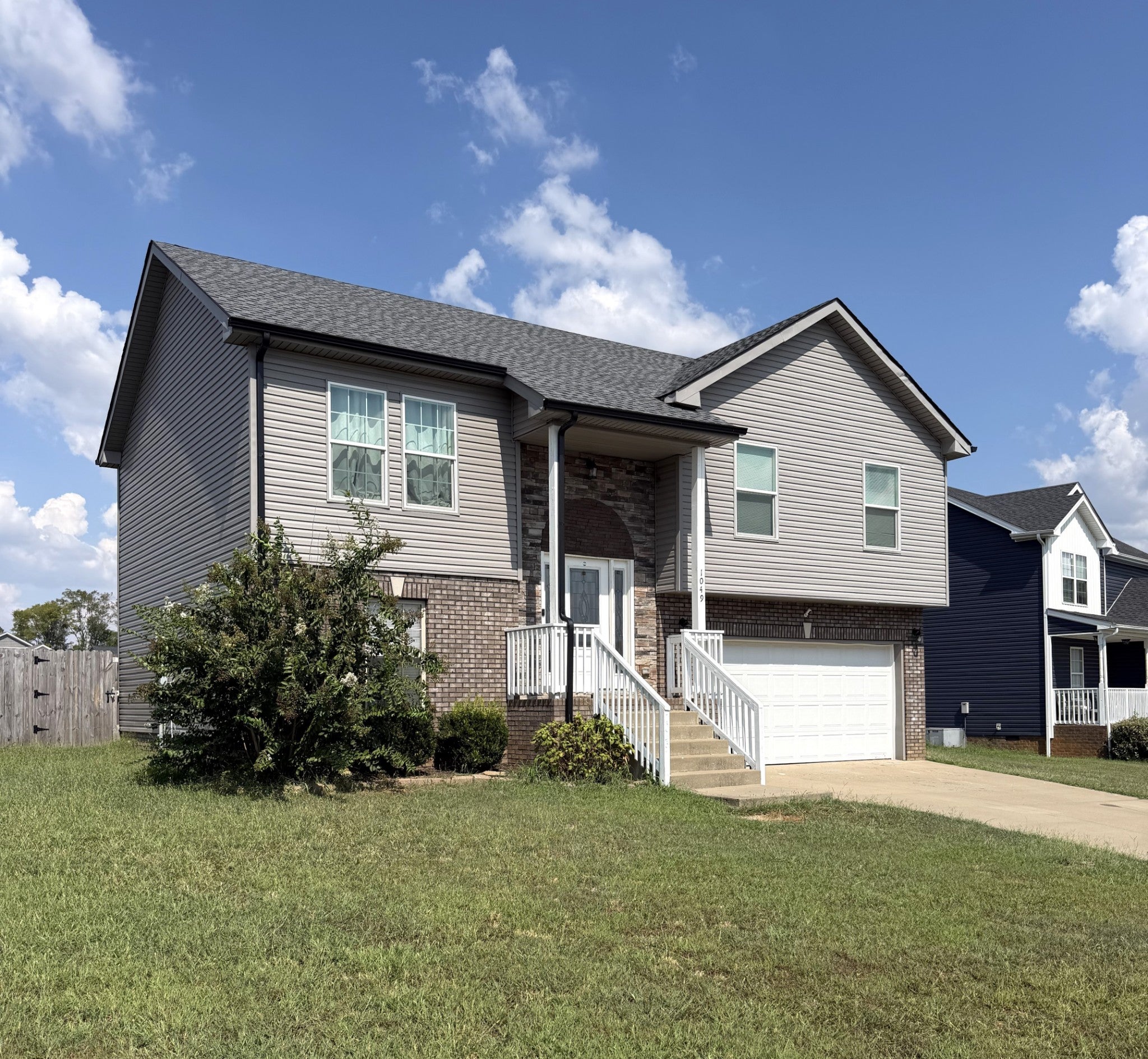 1049 Charles Thomas Dr