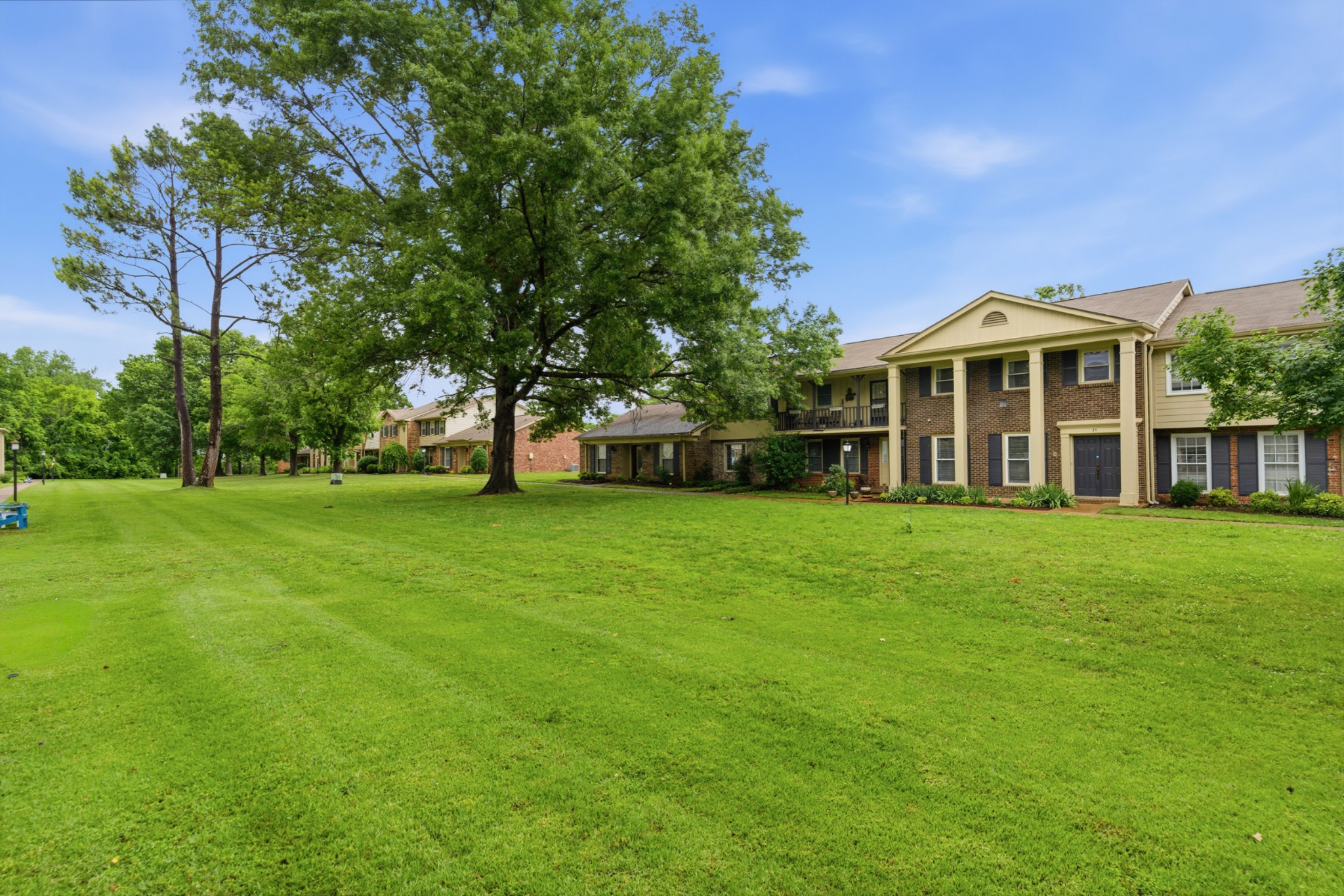 8207 Sawyer Brown Rd J4