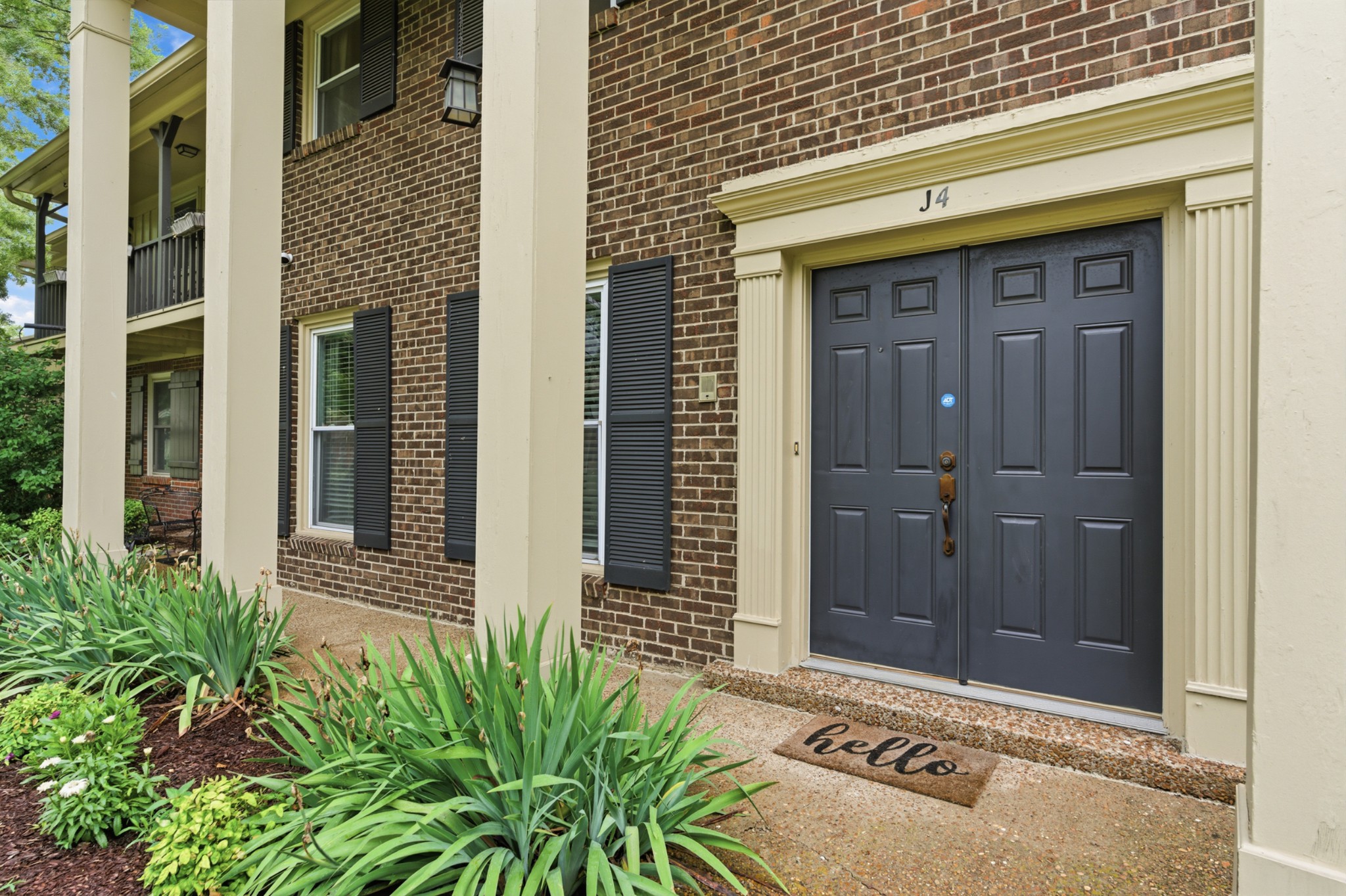 8207 Sawyer Brown Rd J4