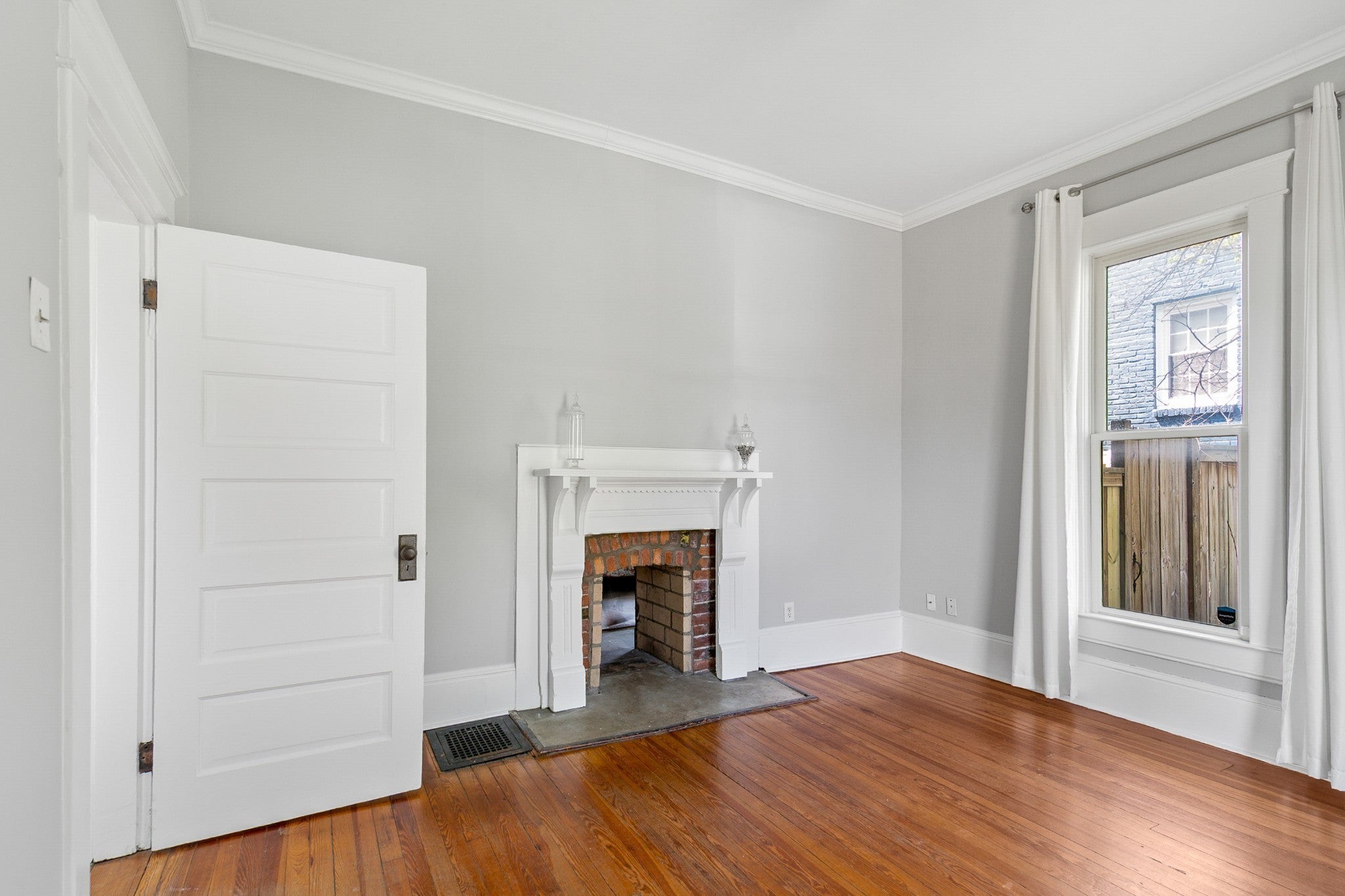 1904 Long Ave
